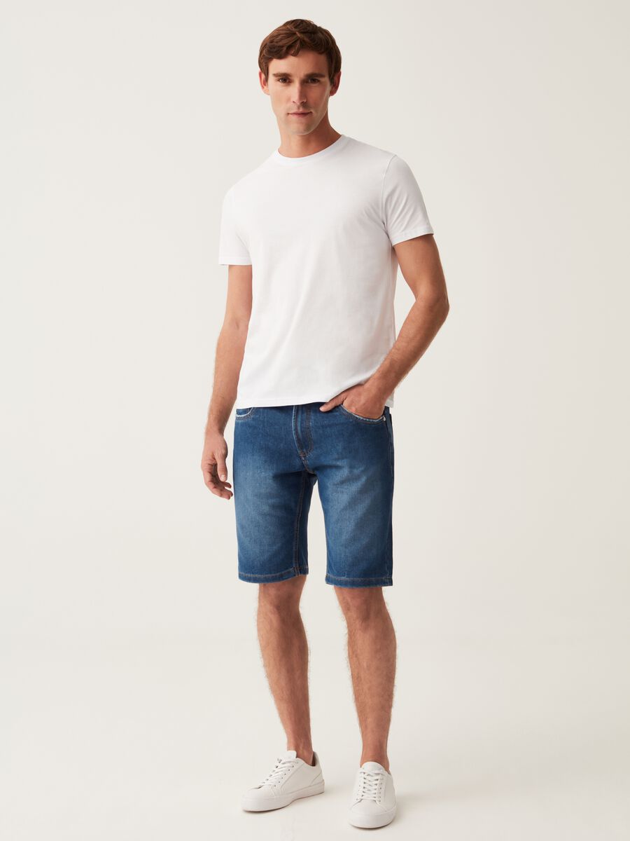 Slim-fit Bermuda shorts with five pockets_0