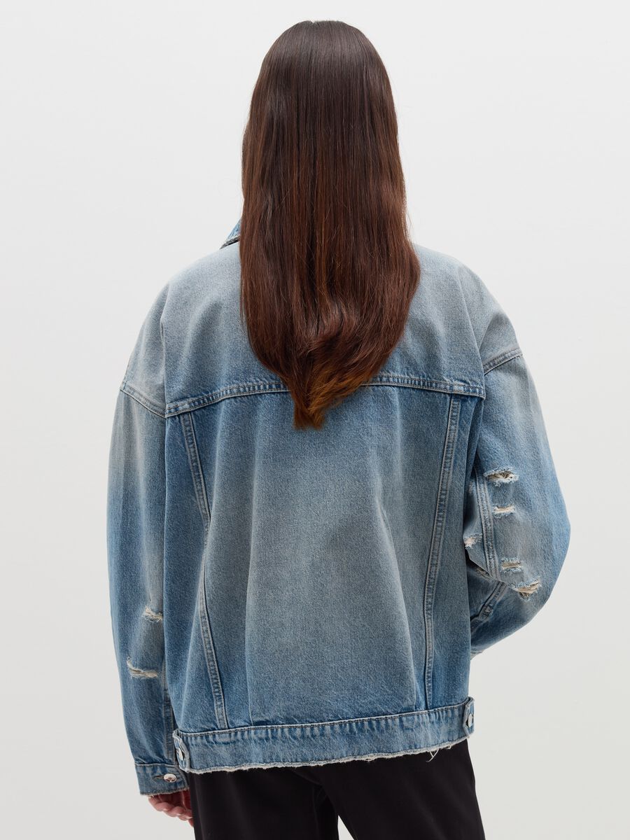 Denim jacket with abrasions_3