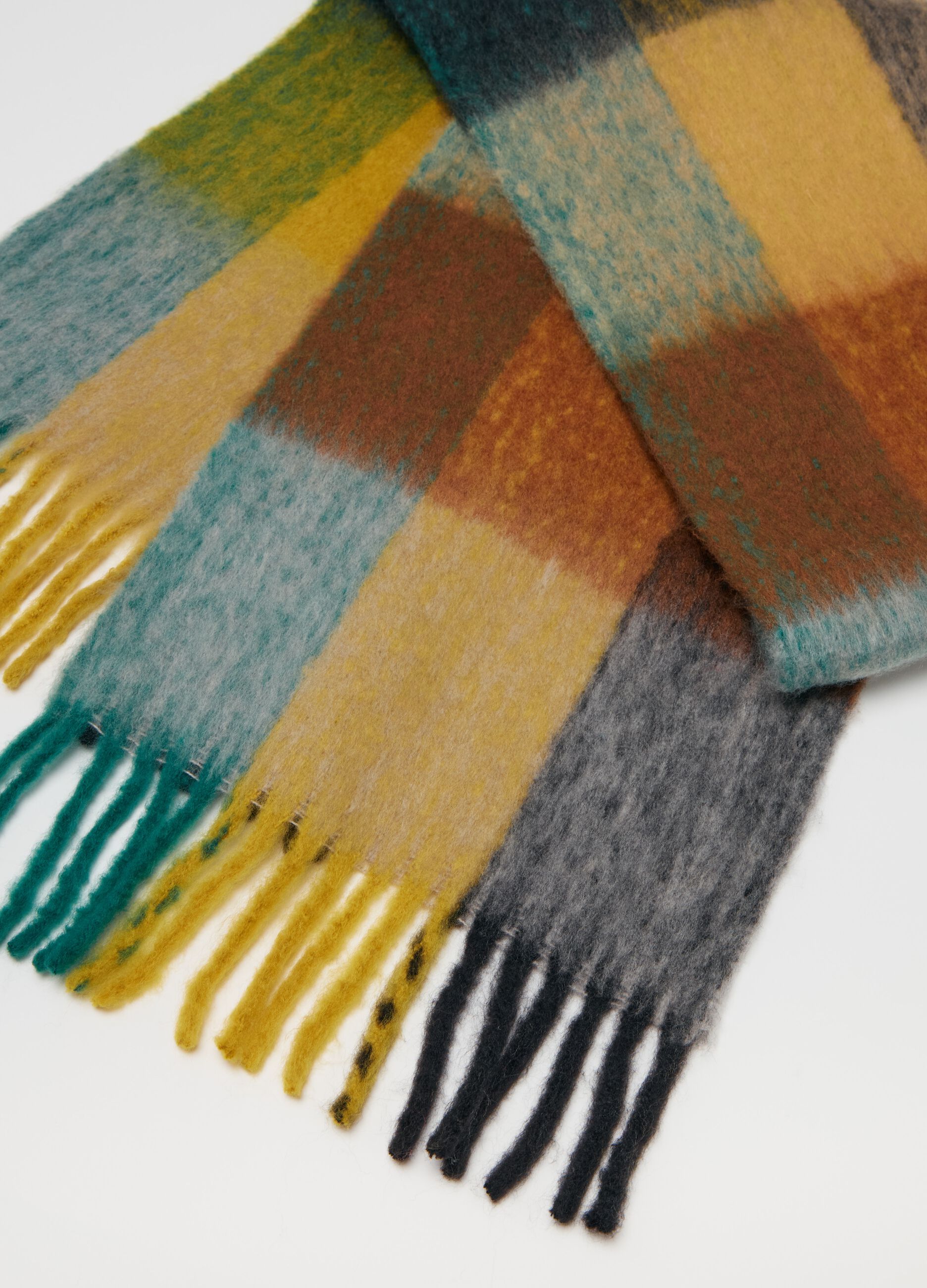 Multicoloured check scarf with fringing