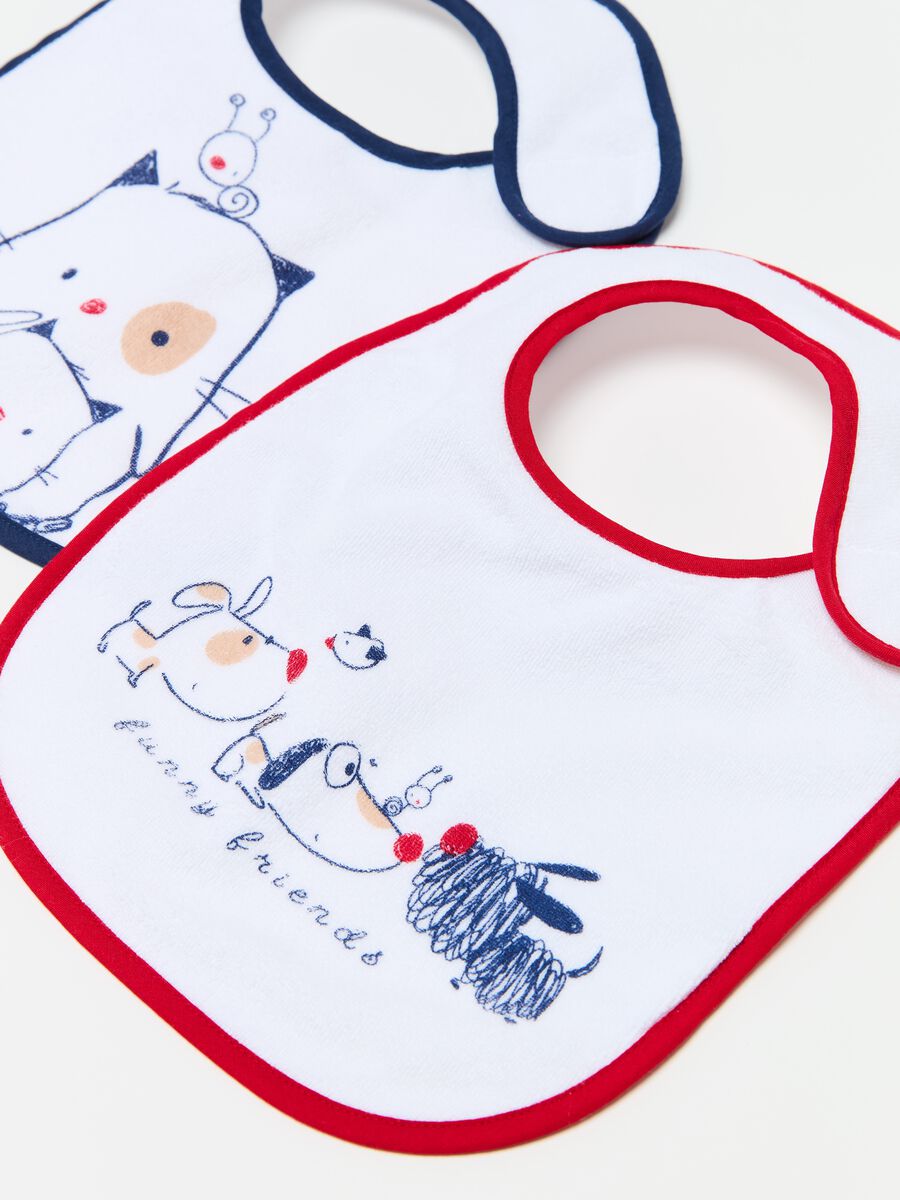 Two-pack bibs with PEVA backing and animals_1