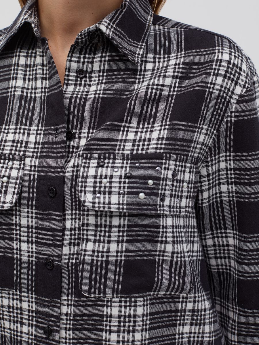 Check shirt with pockets and beads_3