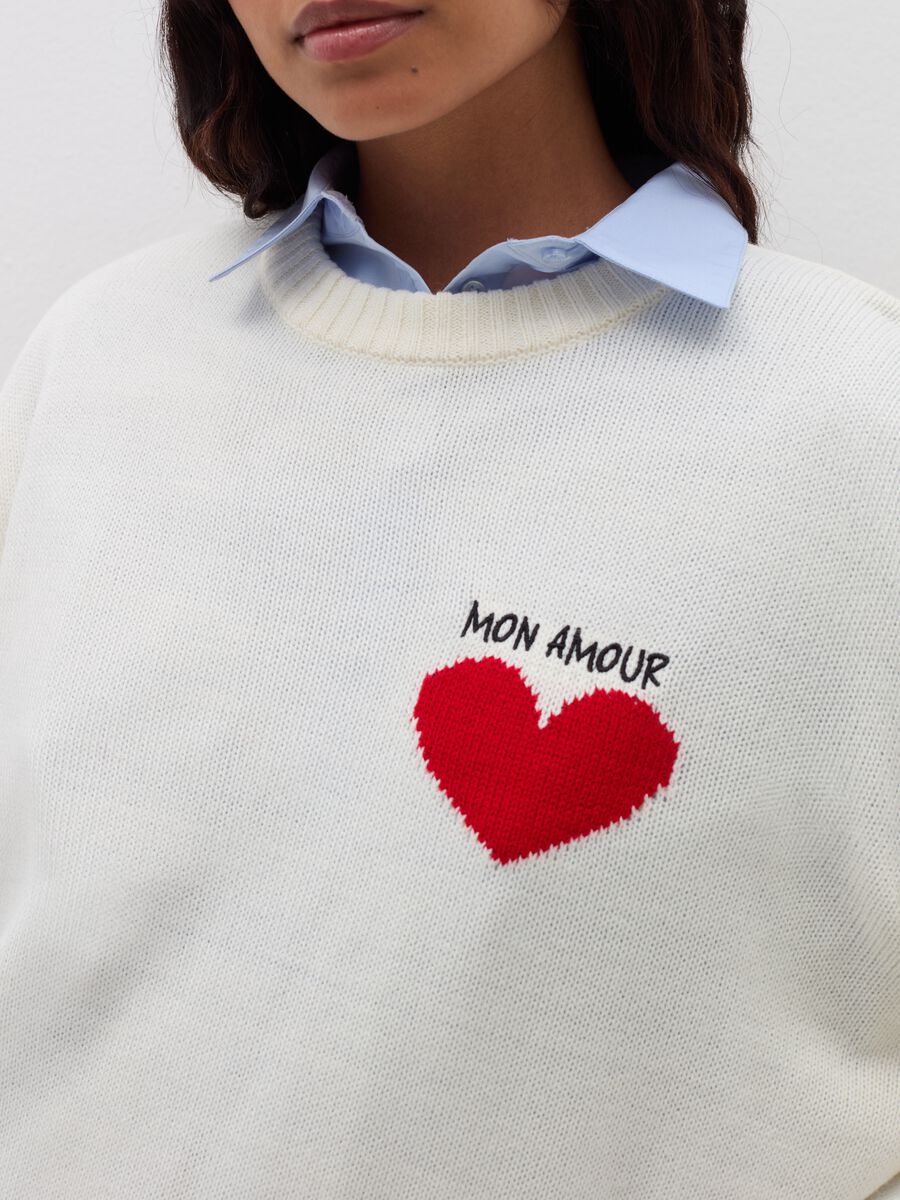 Pullover with "Mon Amour" lettering and heart_3