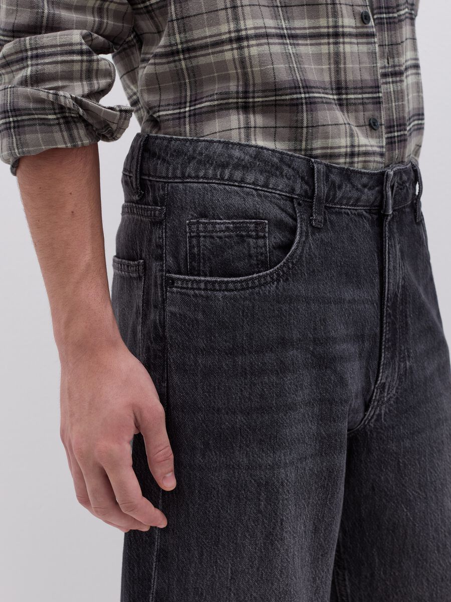 Baggy-fit jeans with five pockets_3