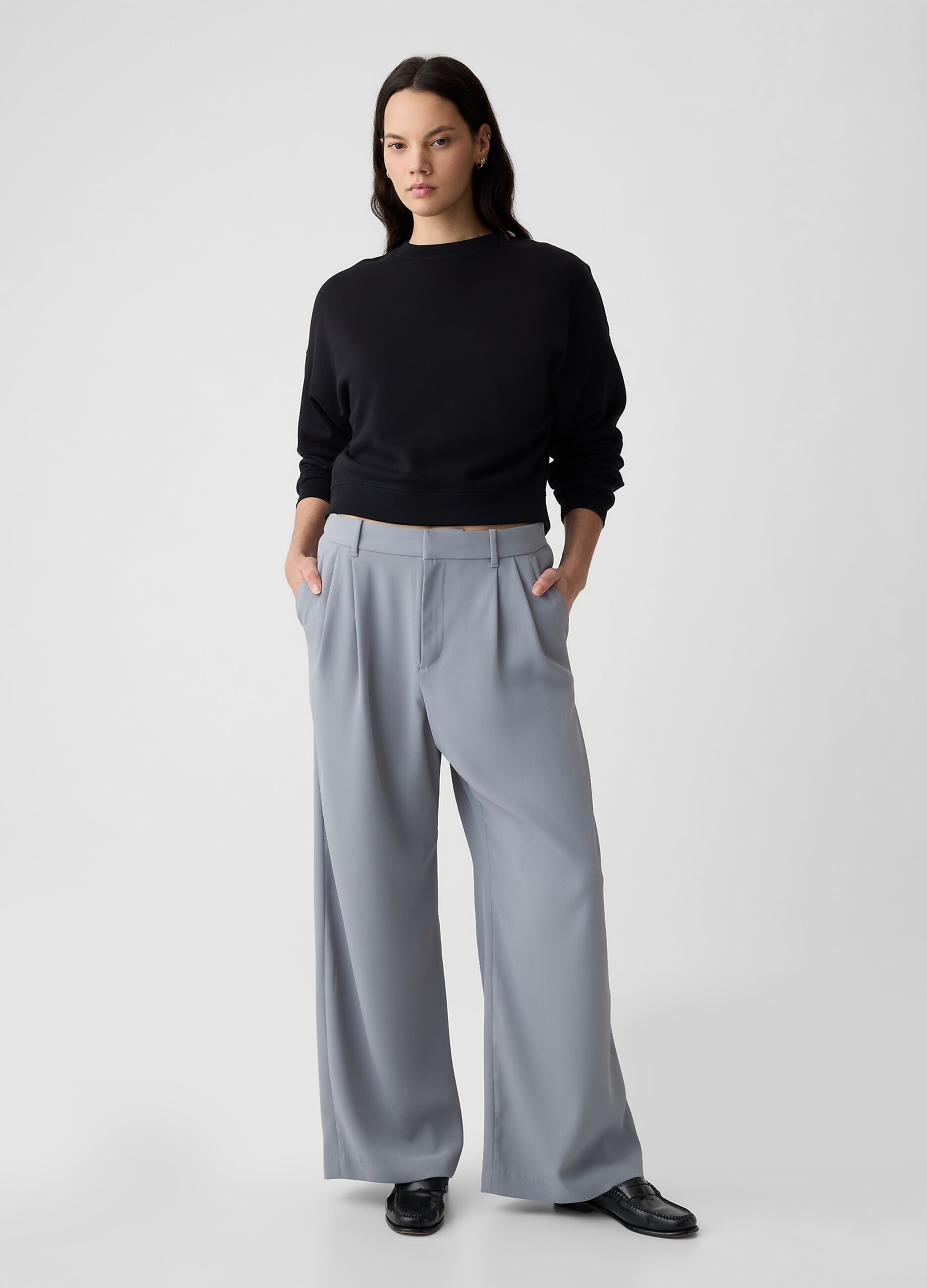 Wide-leg trousers with high waist and darts