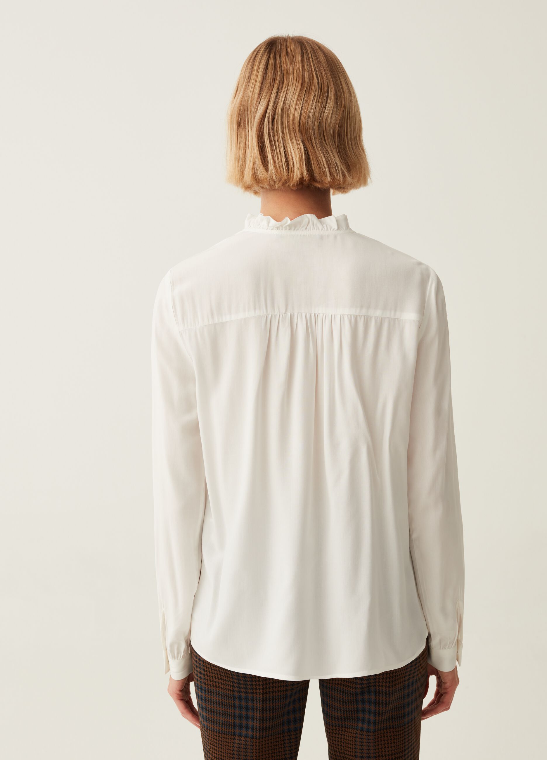 Viscose blouse with frills