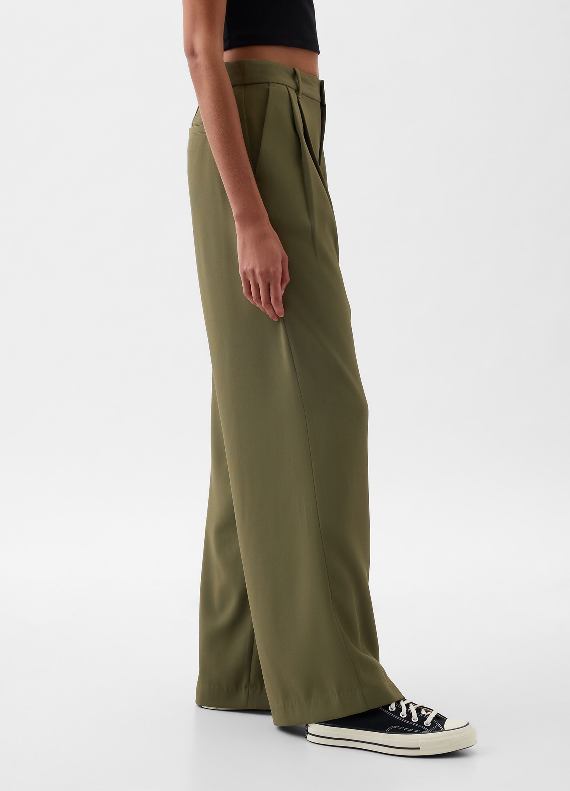 Wide-leg trousers with high waist and darts