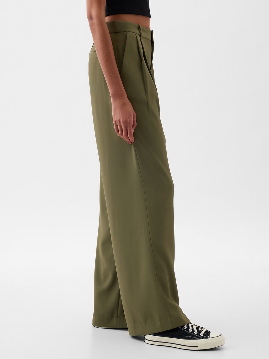 Wide-leg trousers with high waist and darts_1