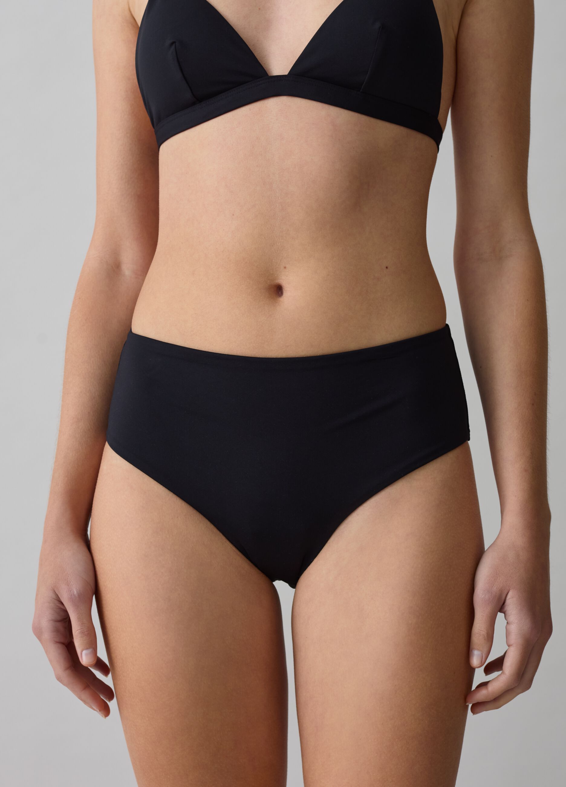 Bikini briefs with high waist