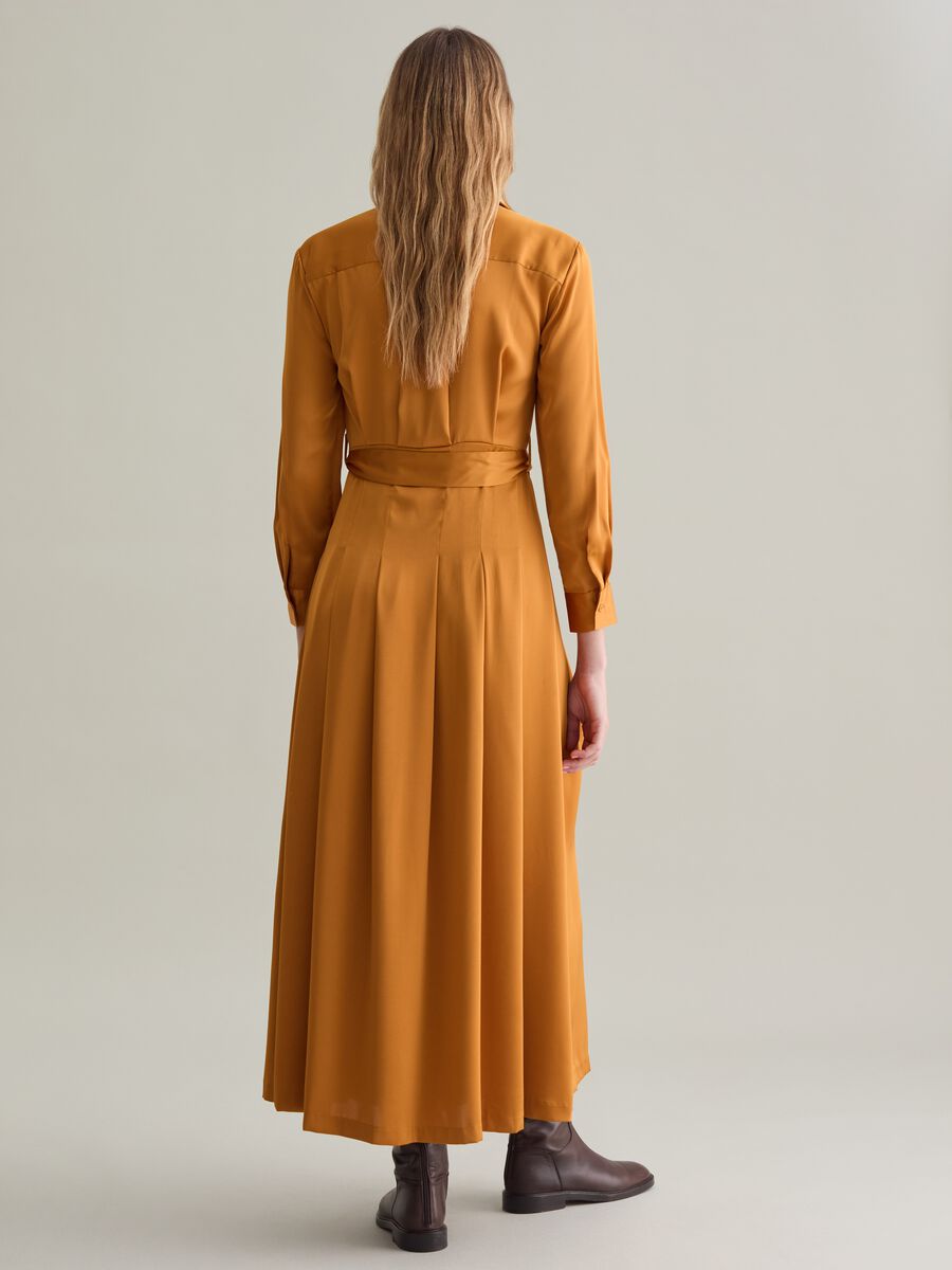 Long shirt dress in satin with belt_4