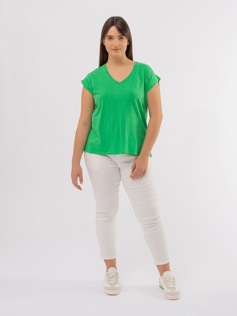 Curvy slub cotton T-shirt with V neck_0