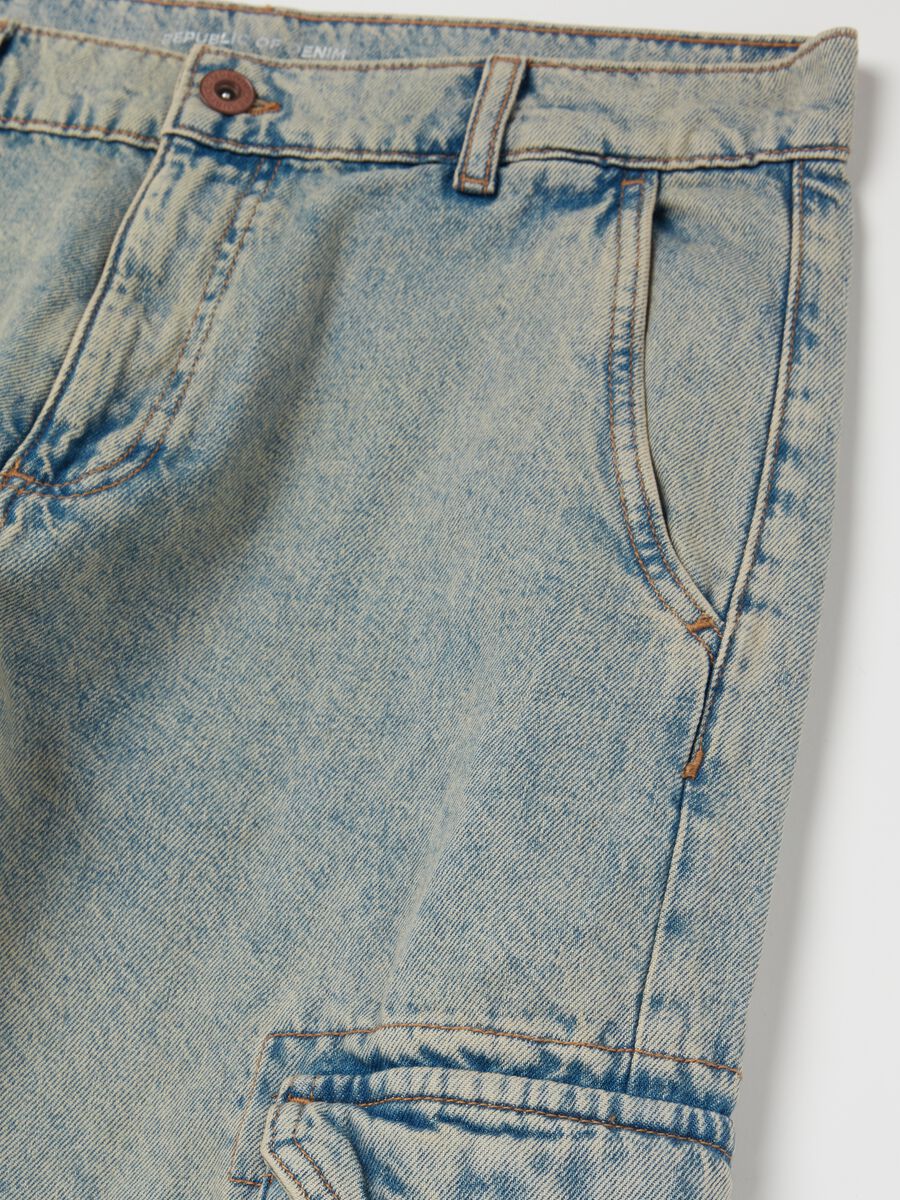 Acid wash cargo jeans_1