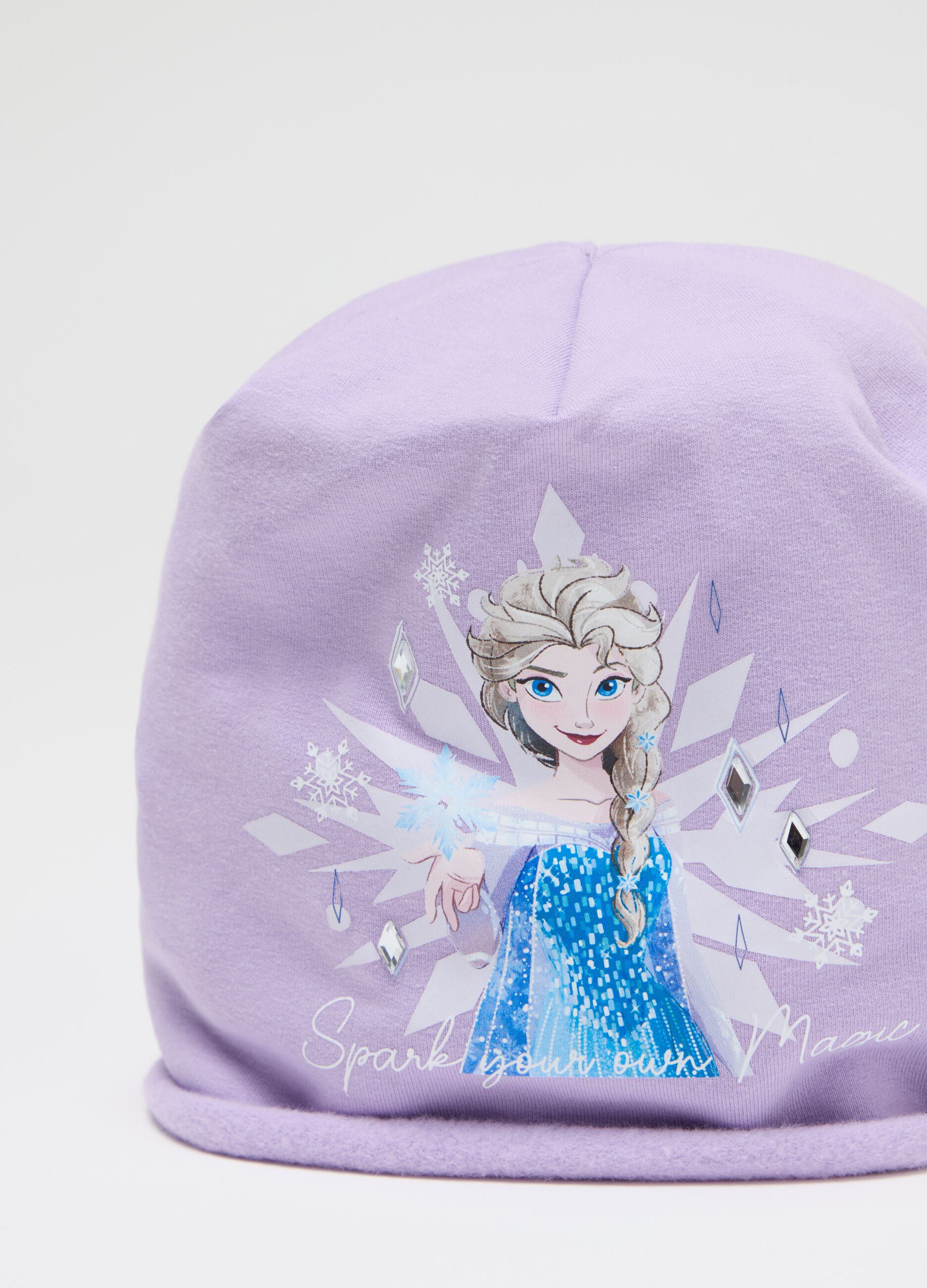 Fleece hat with Elsa "Spark your magic” print