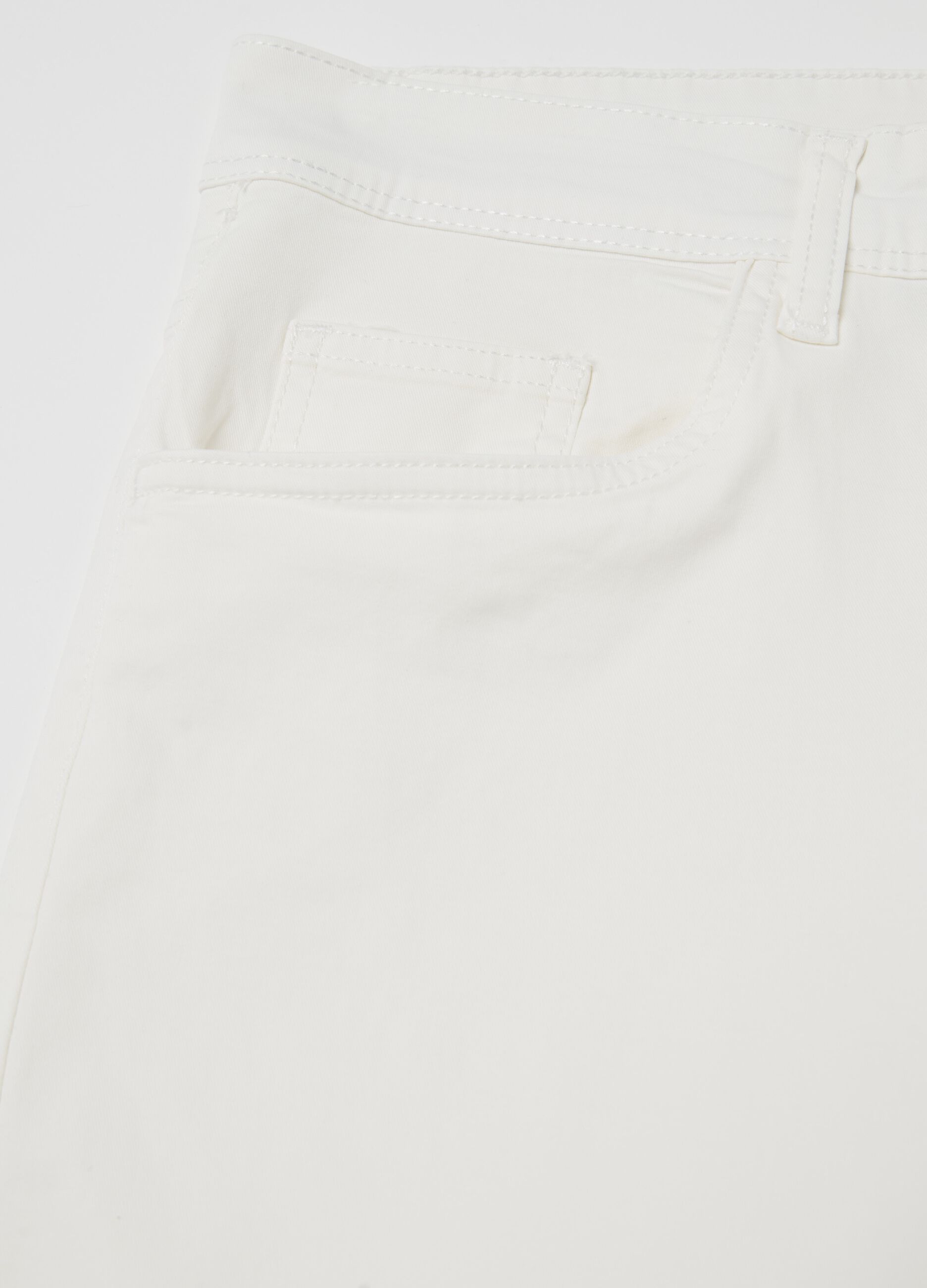 Pantaloni regular fit cinque tasche