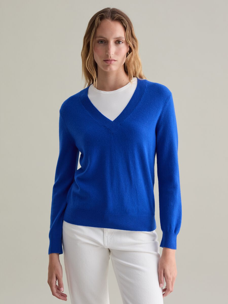 V-neck pullover in wool_1