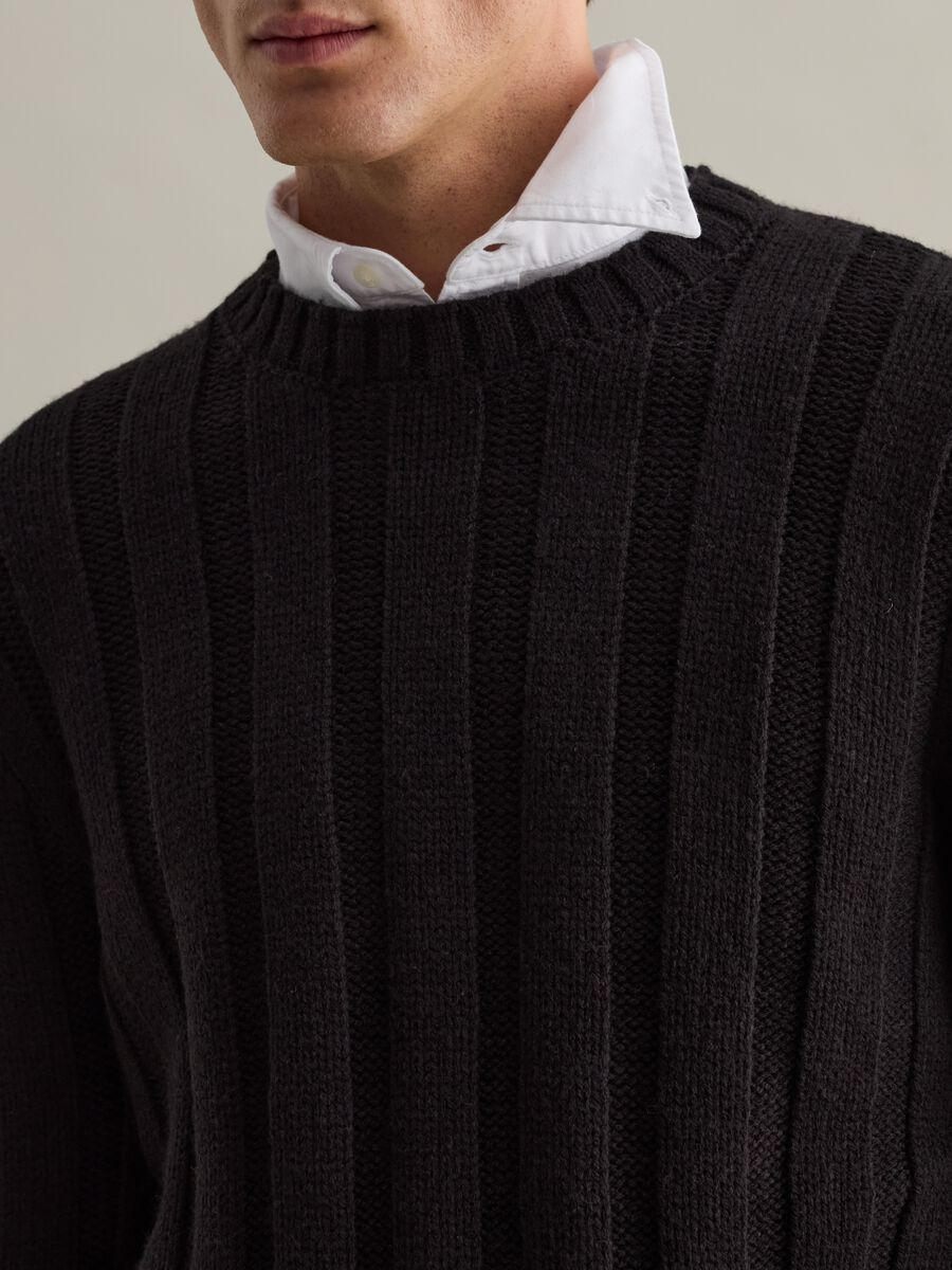 Ribbed pullover with round neckline_3