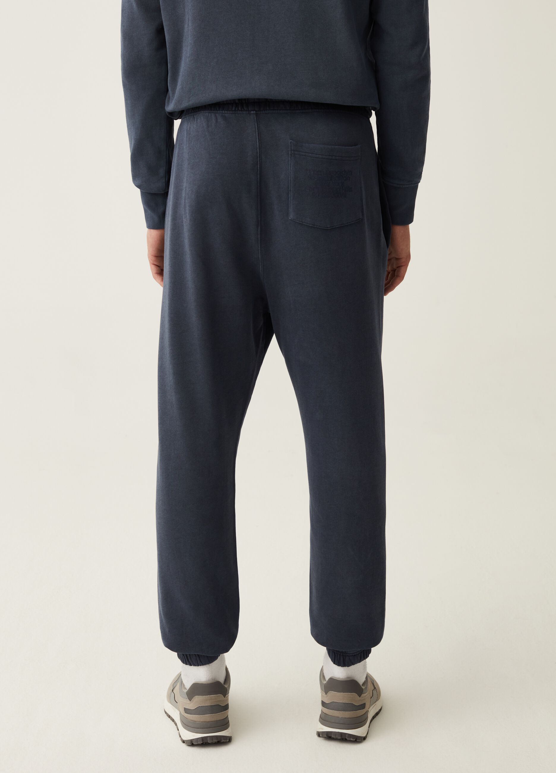 Fleece joggers with drawstring