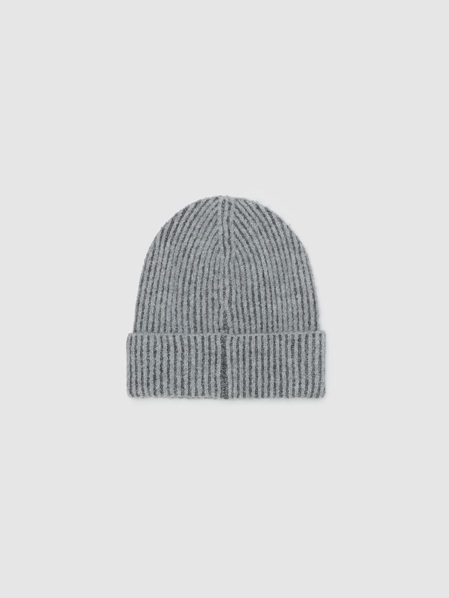 Essential hat in two-tone ribbing_1