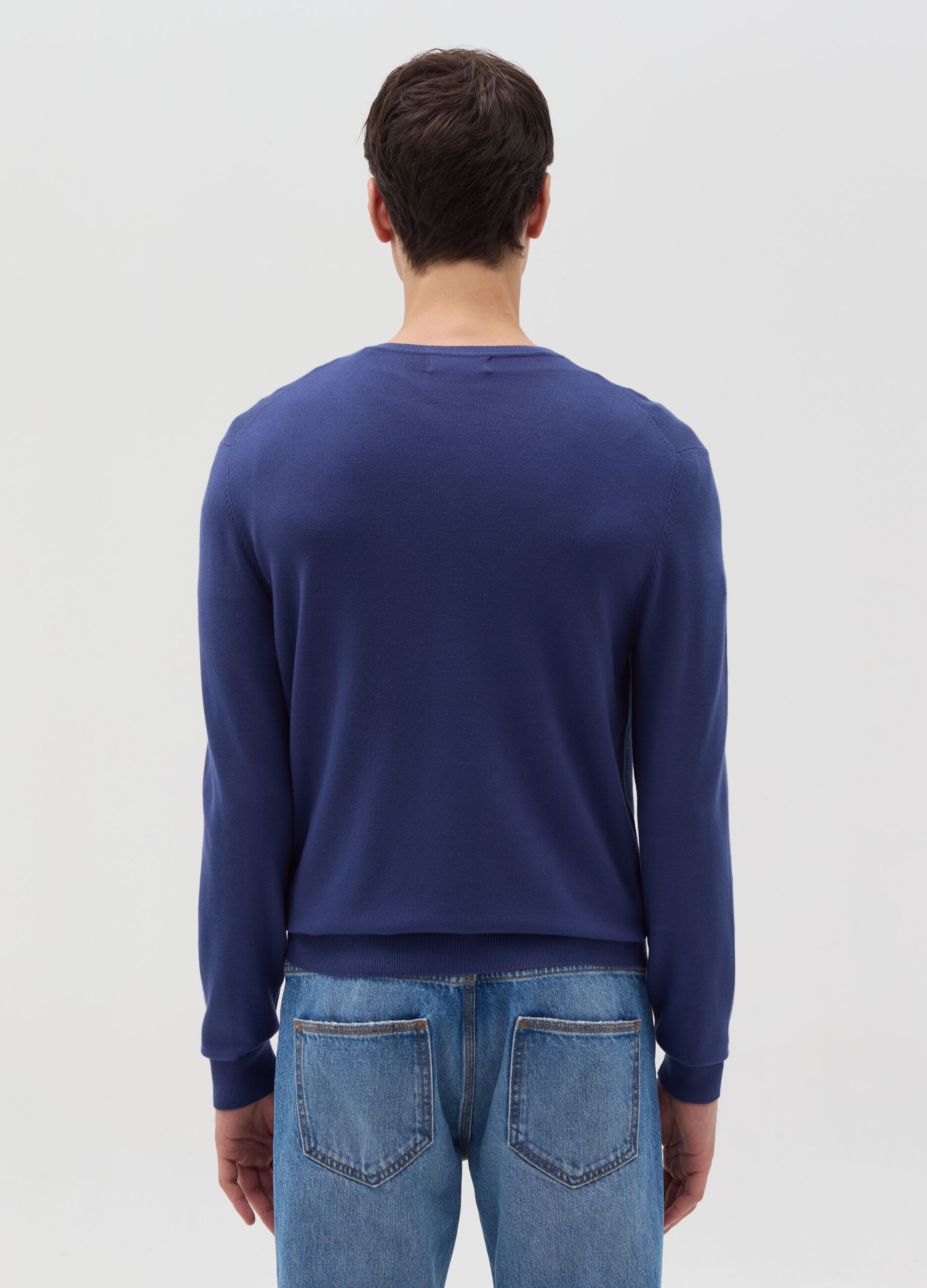 Round neck pullover