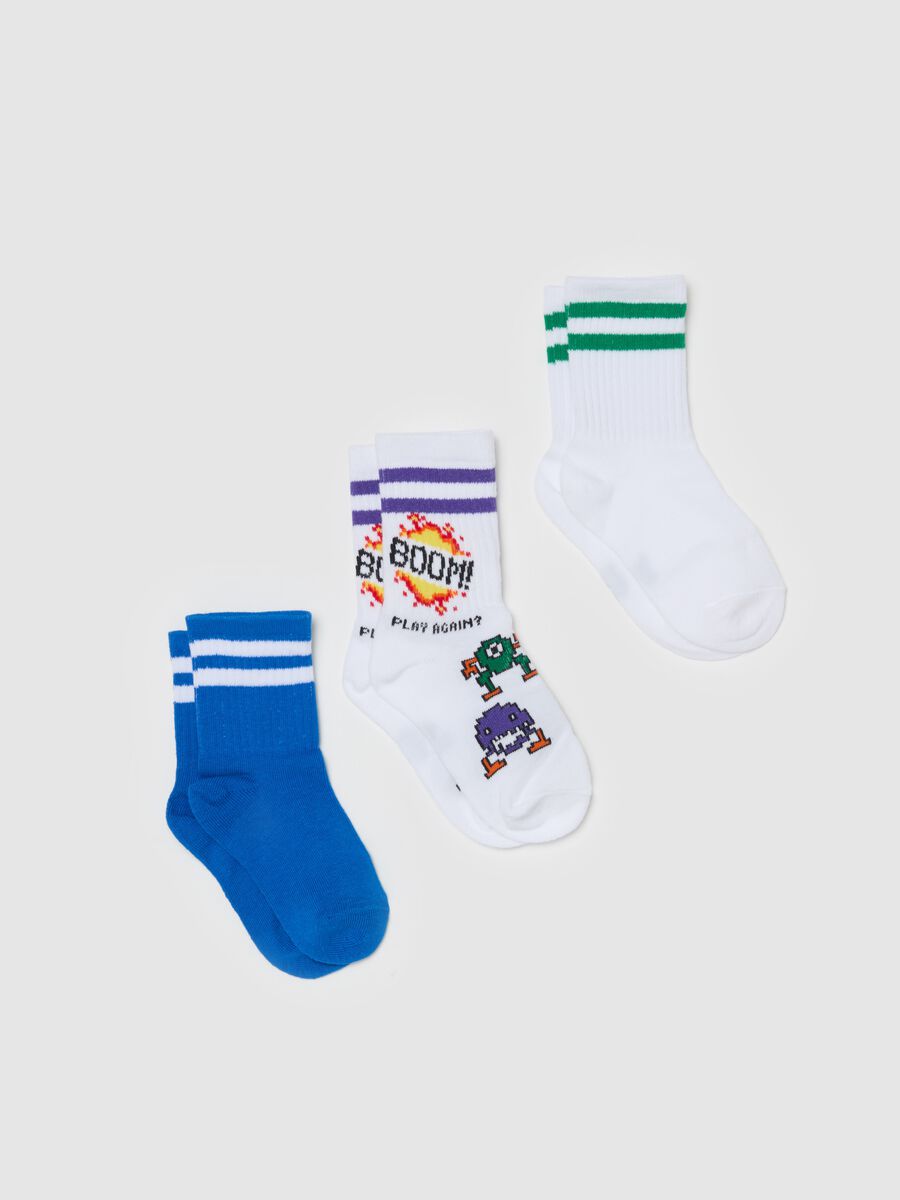 Three-pair pack short socks with striped trims_0