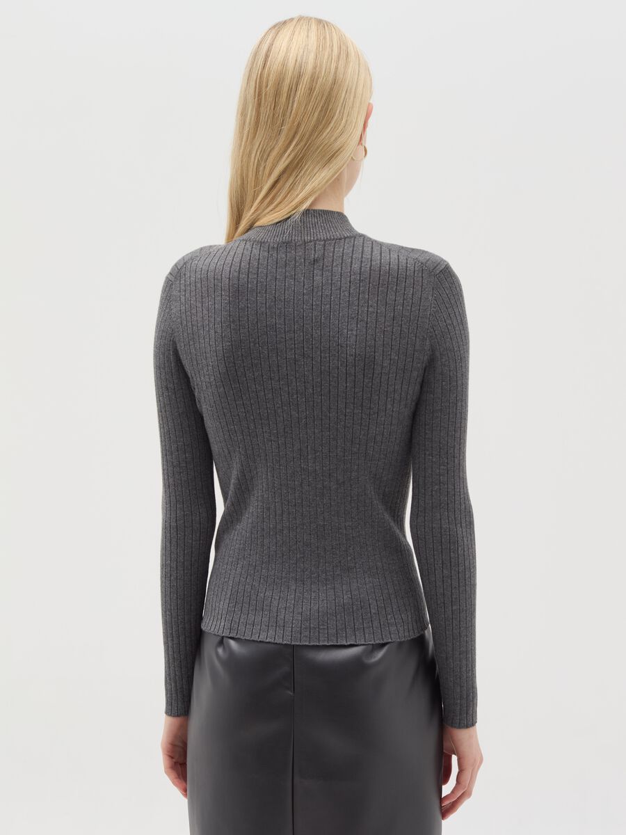 Flat ribbed top with mock neck_2