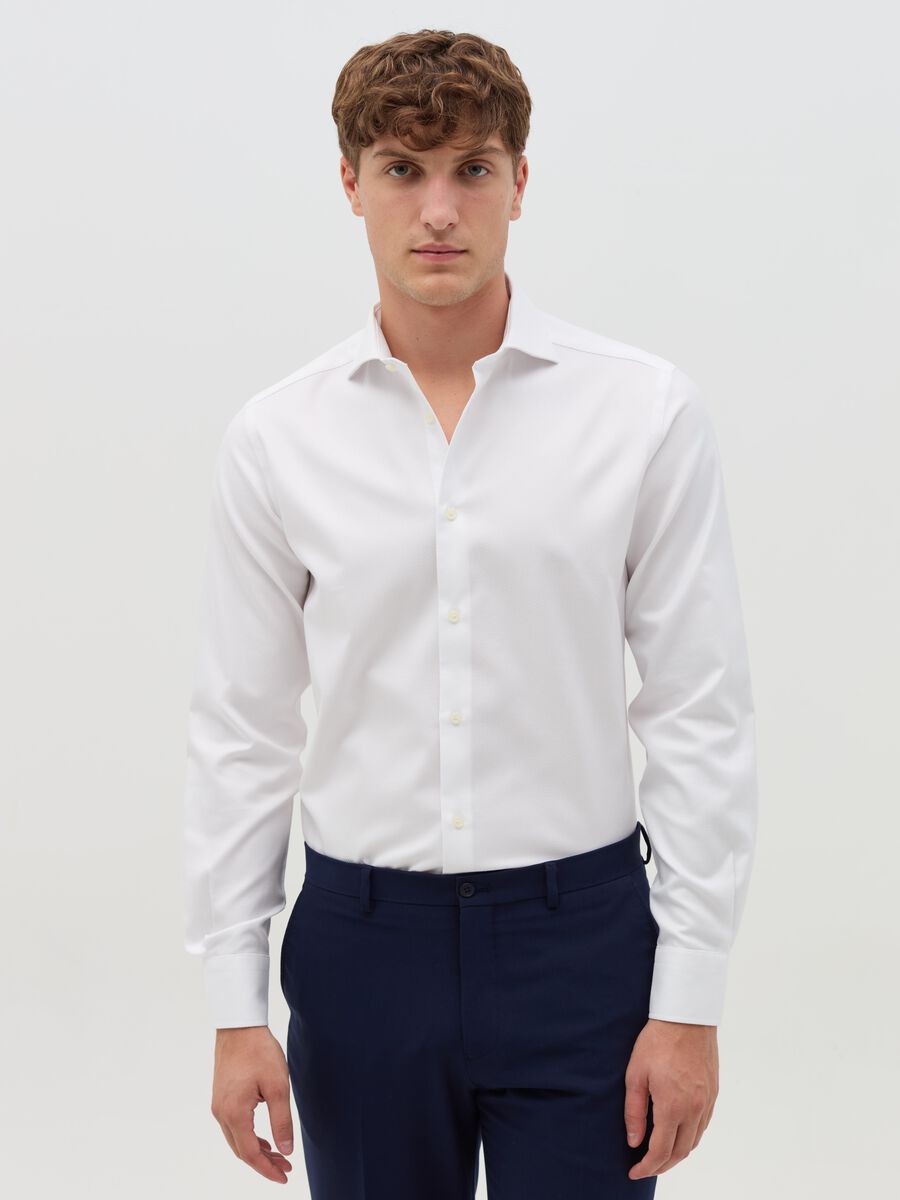 Slim-fit shirt with bluff collar_0