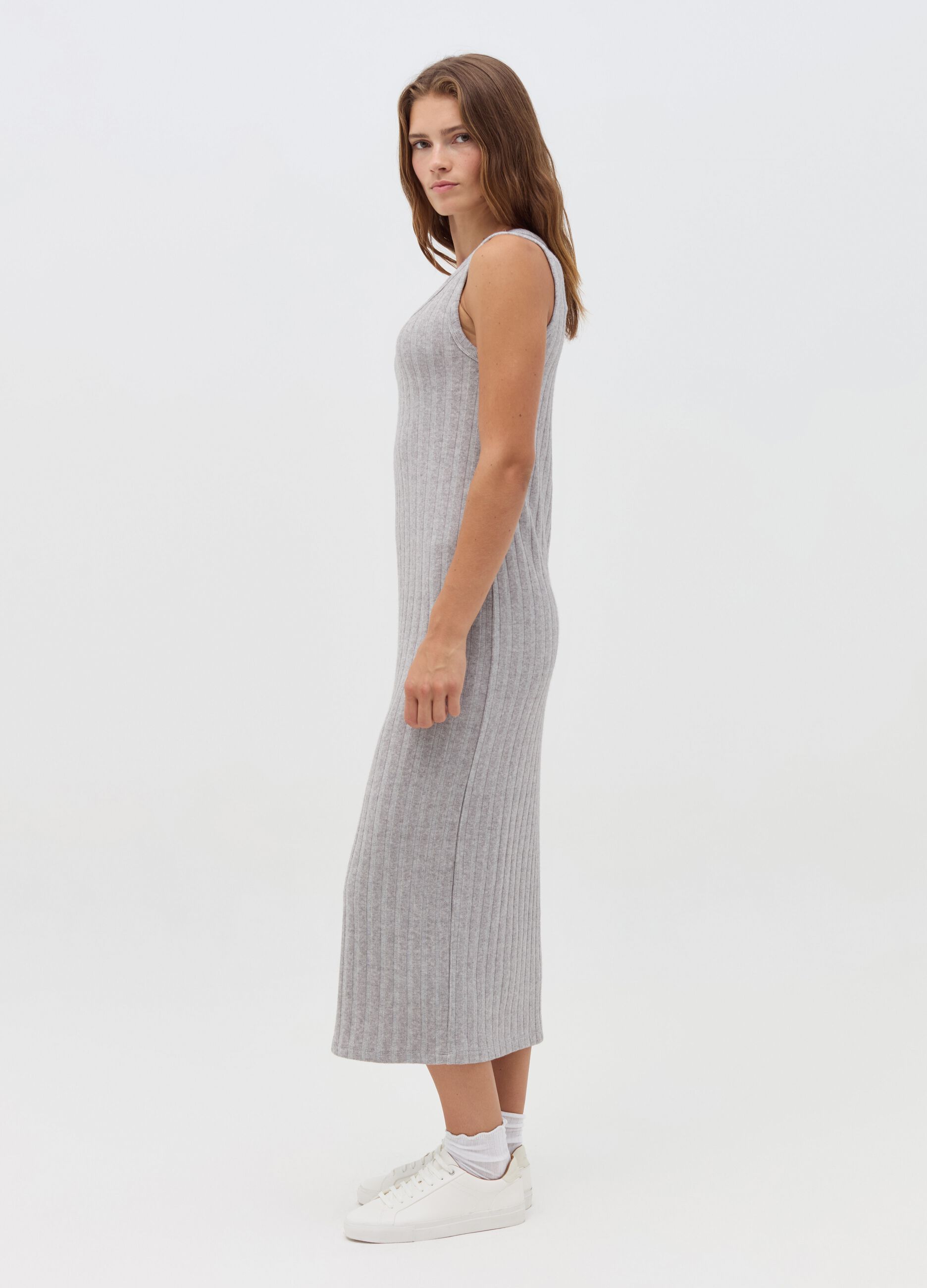 Sleeveless ribbed maternity dress