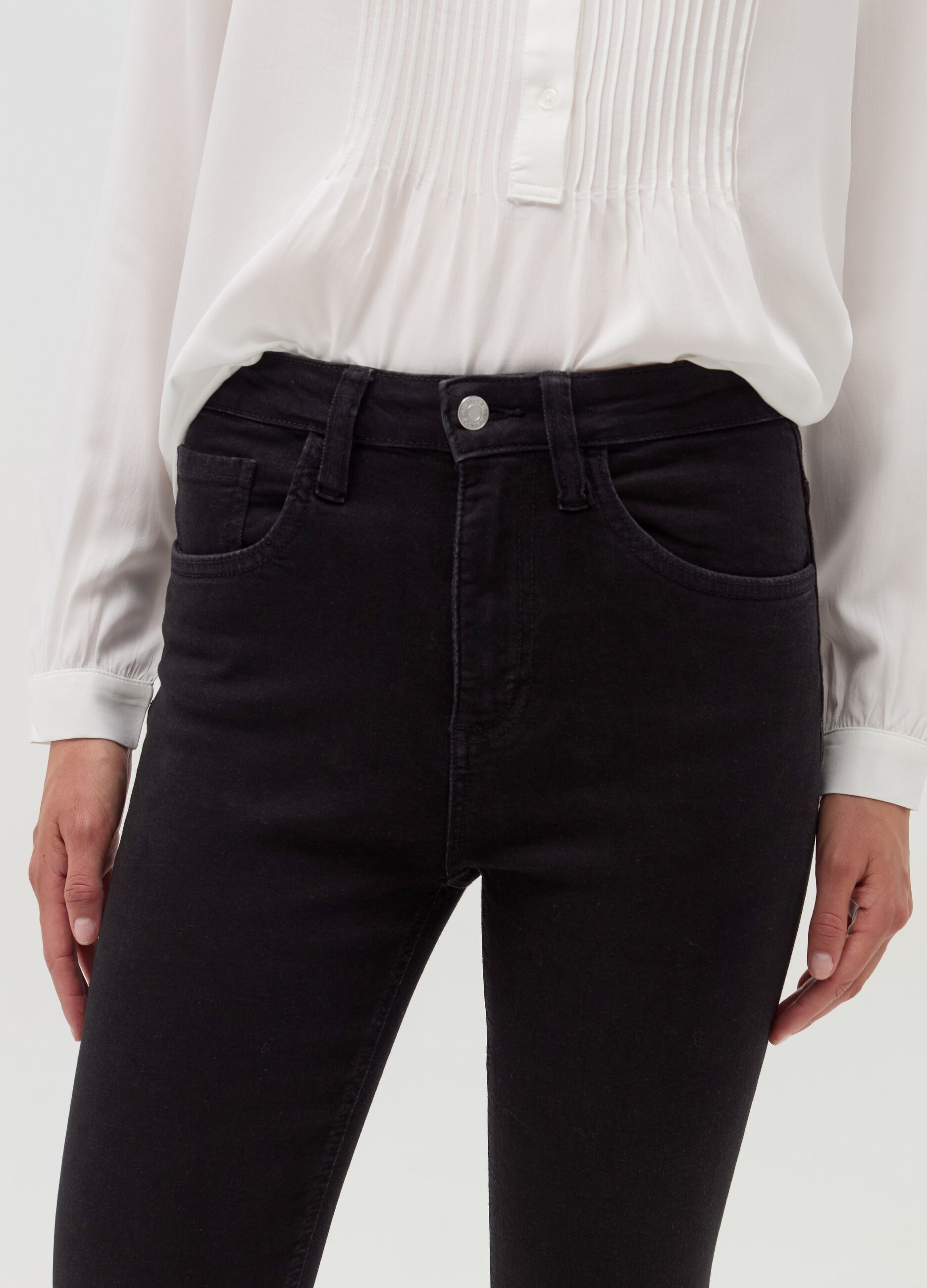 Flare-fit crop jeans with raw edging