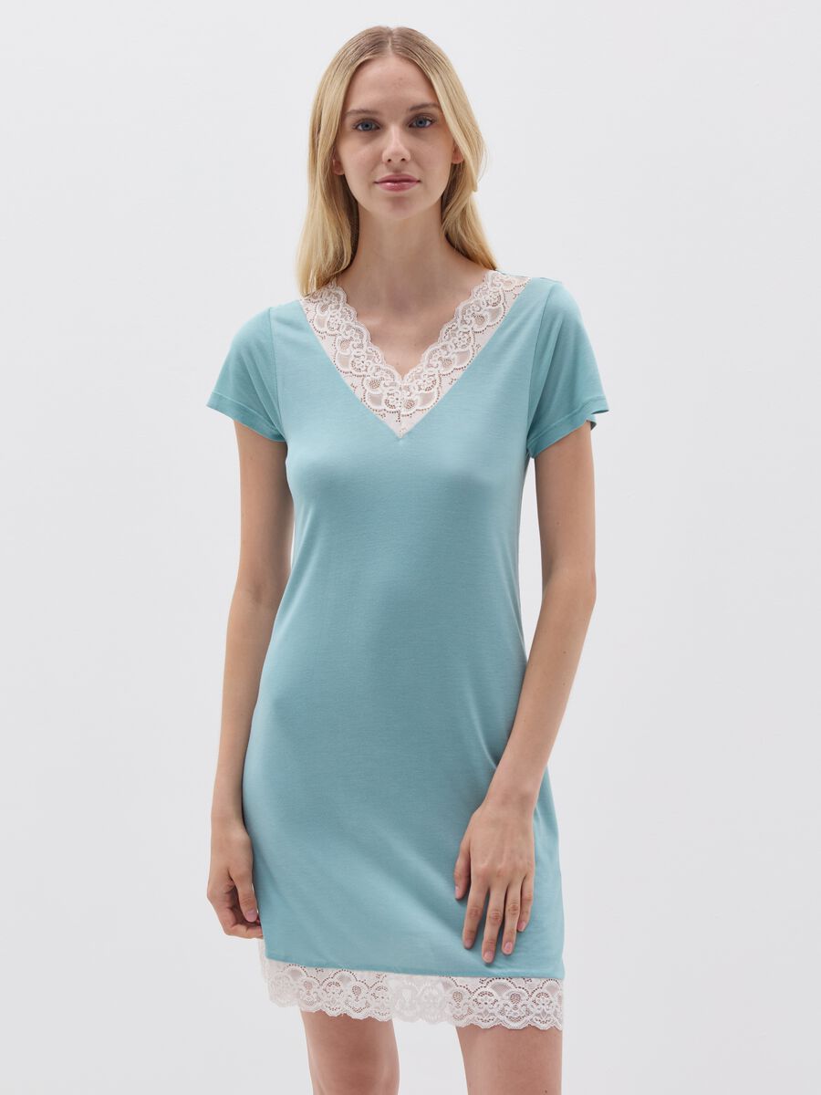 Nightdress with short lace sleeves_0