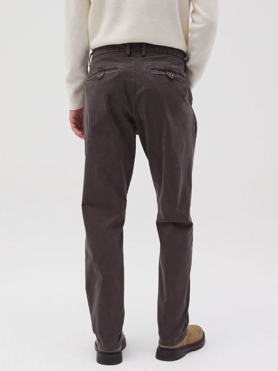 Pantalone chino slim fit in cotone stretch_3