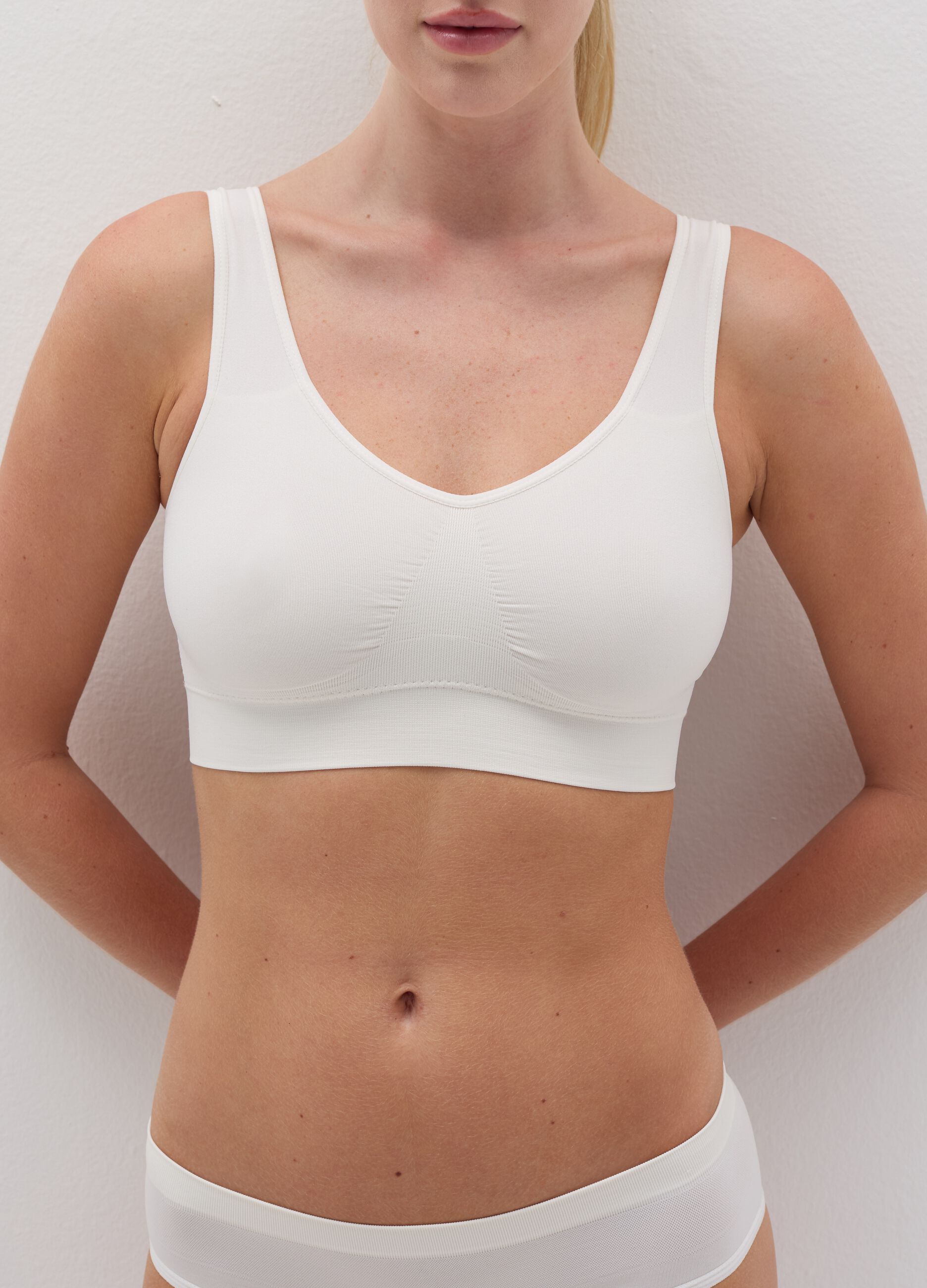 The One seamless bralette with wide shoulder straps