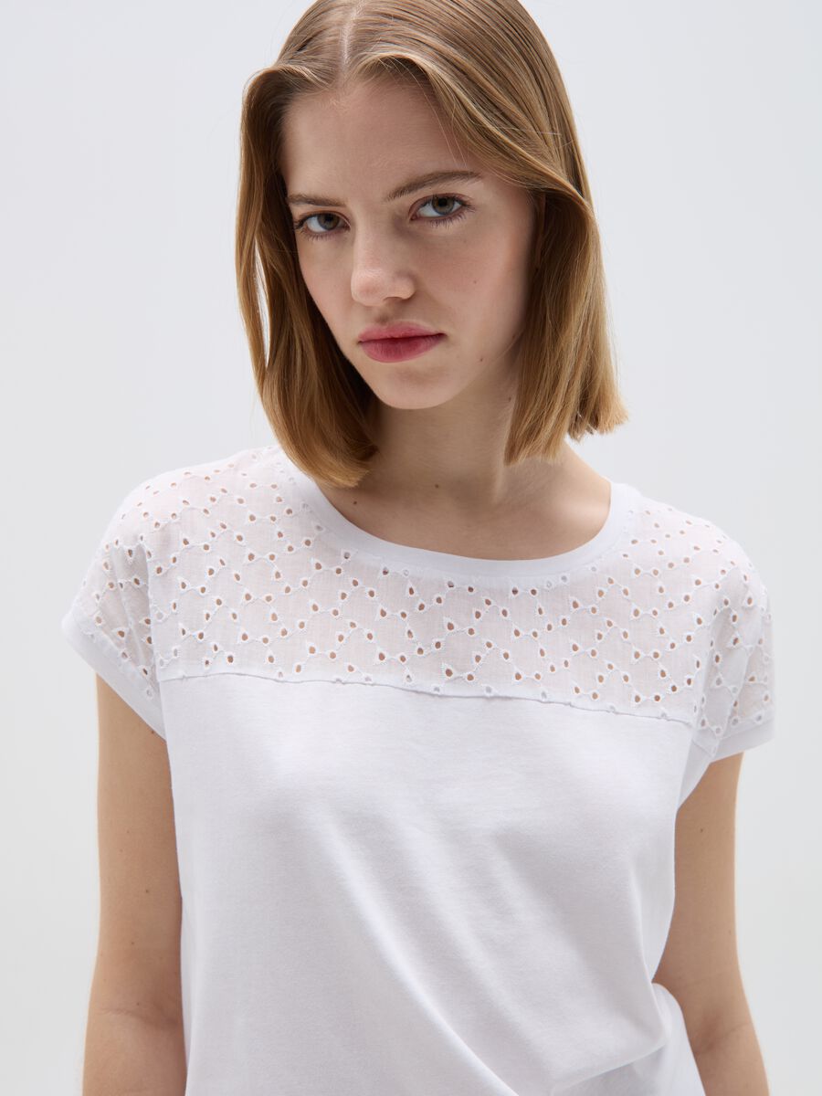 Cotton T-shirt with broderie anglaise_1