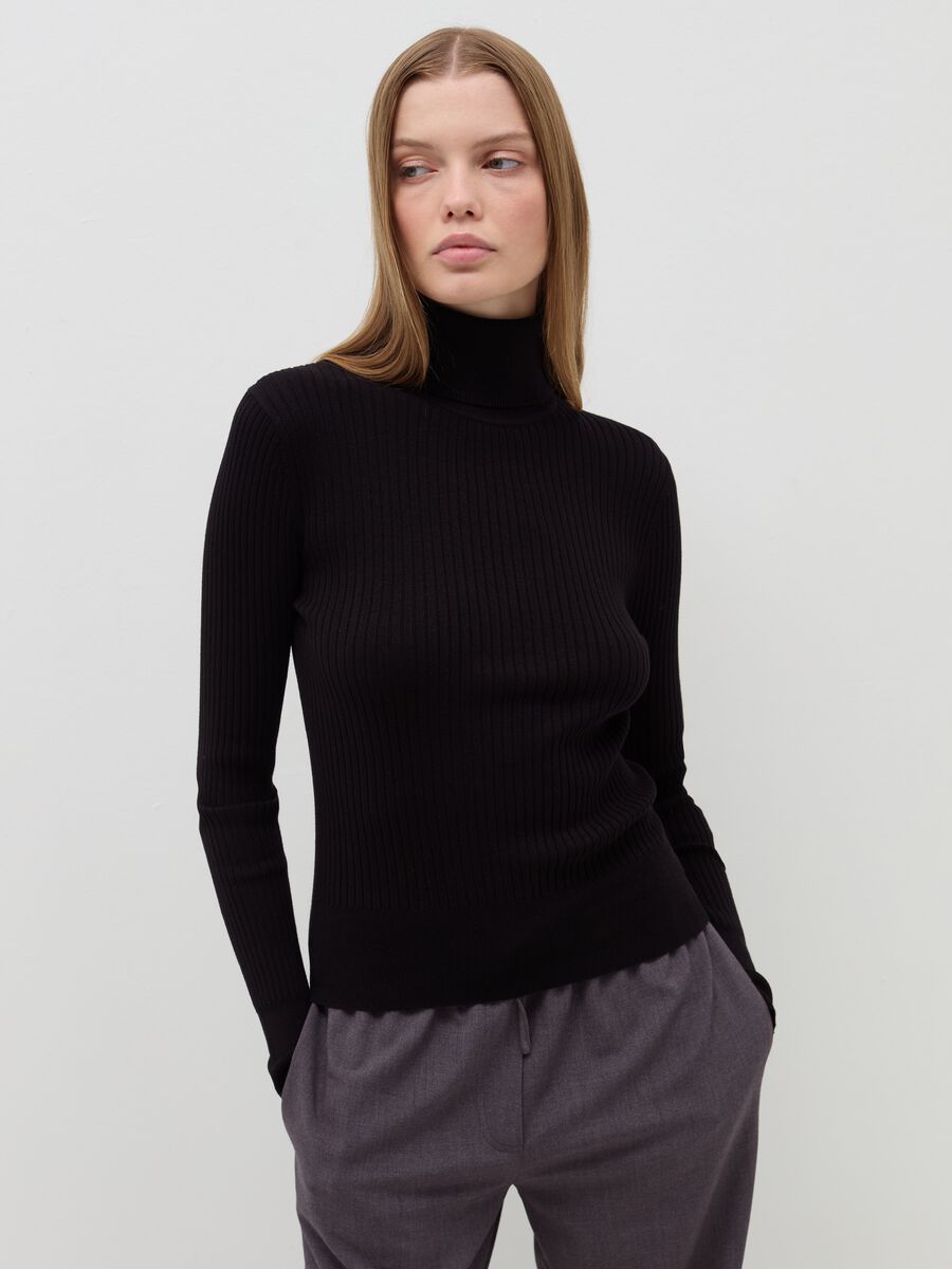 Turtleneck pullover with flat ribbing_1