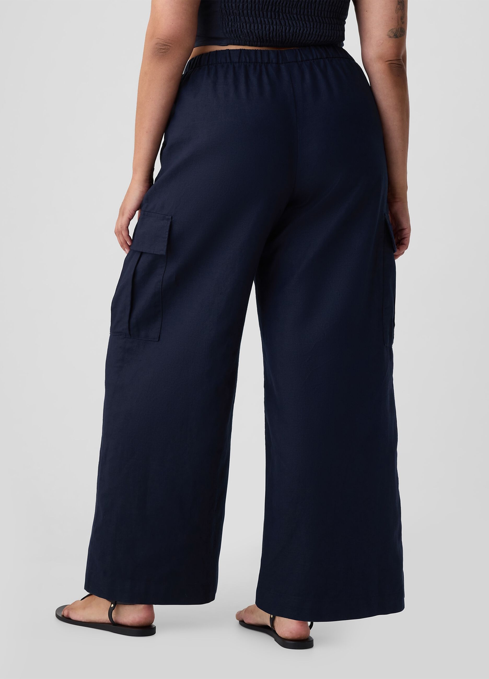 Pull-on wide-leg cargo trousers