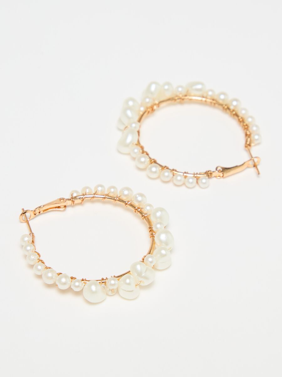 Hoop earrings with beads_1