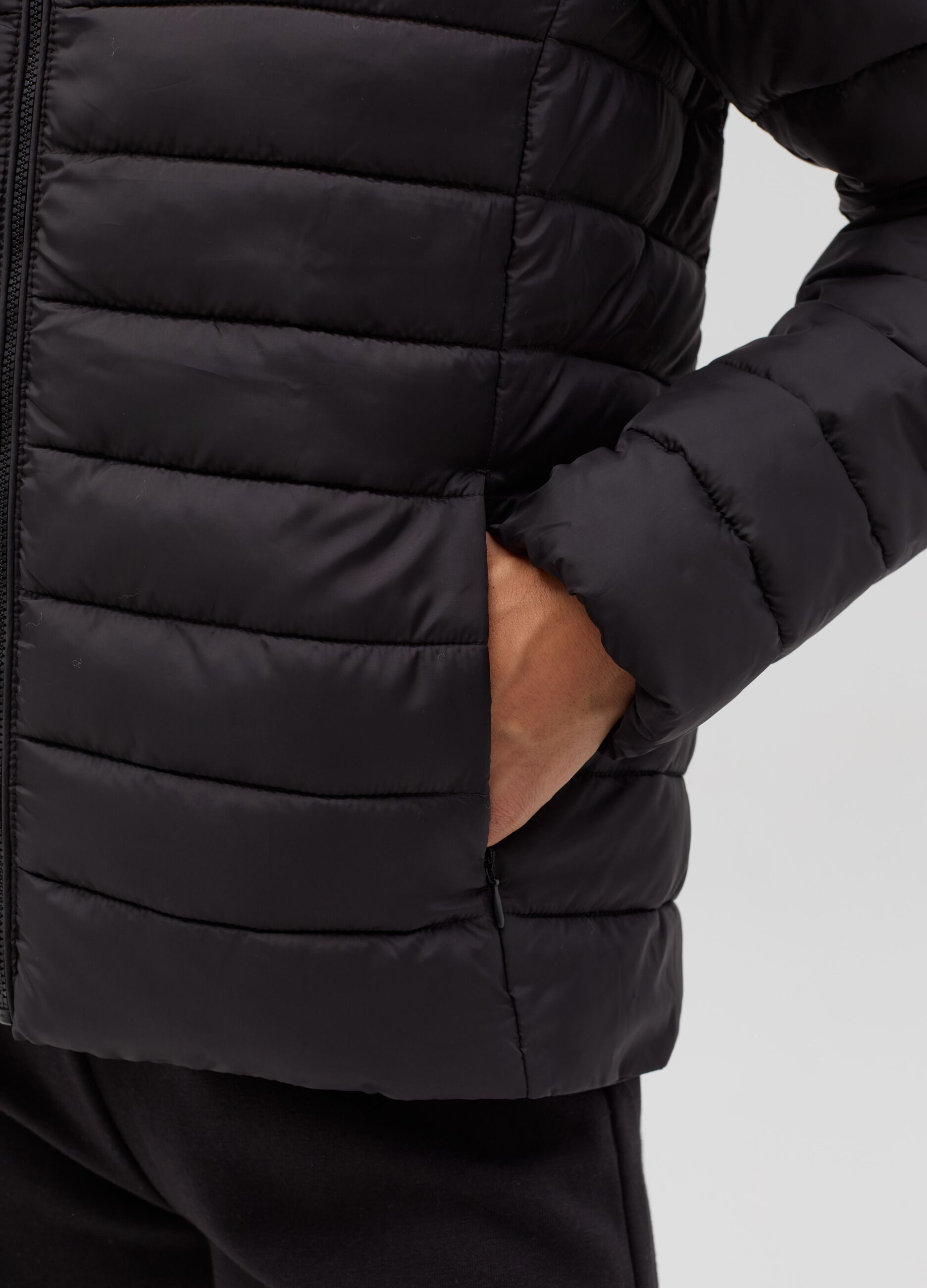 Essential short ultralight down jacket