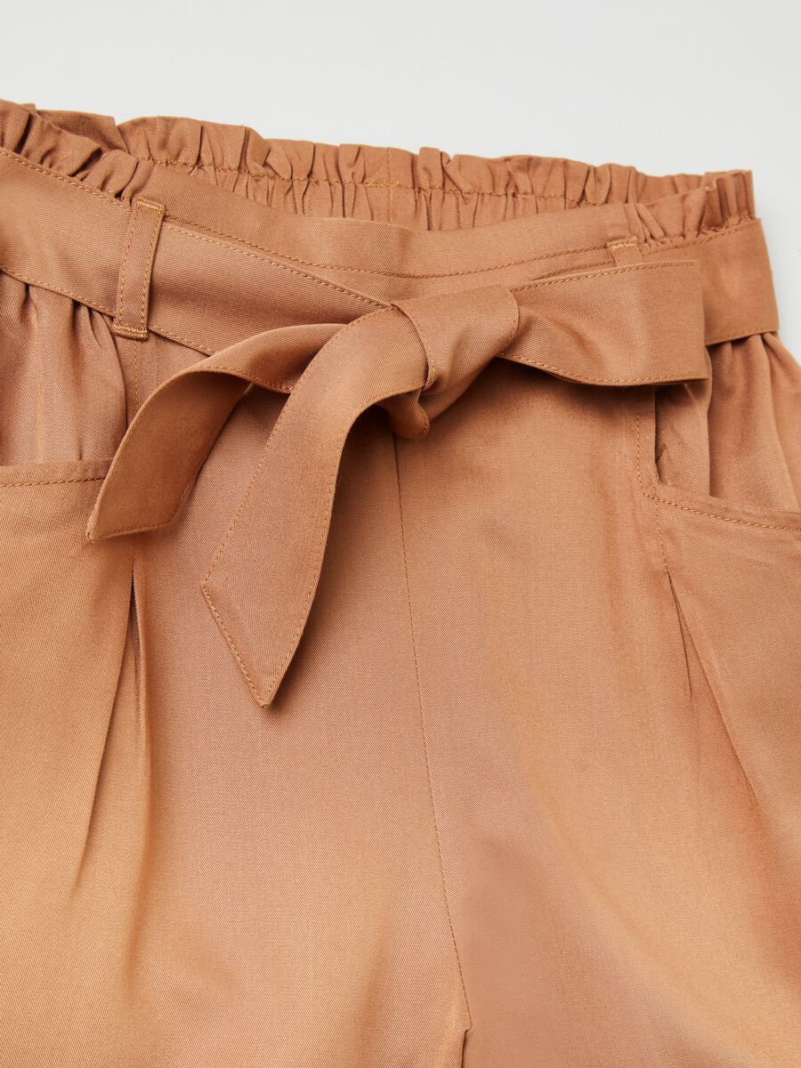 Shorts in viscose with belt_2