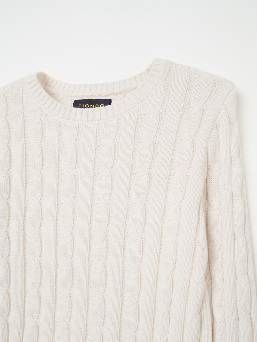 Ribbed pullover with cable-knit design_5