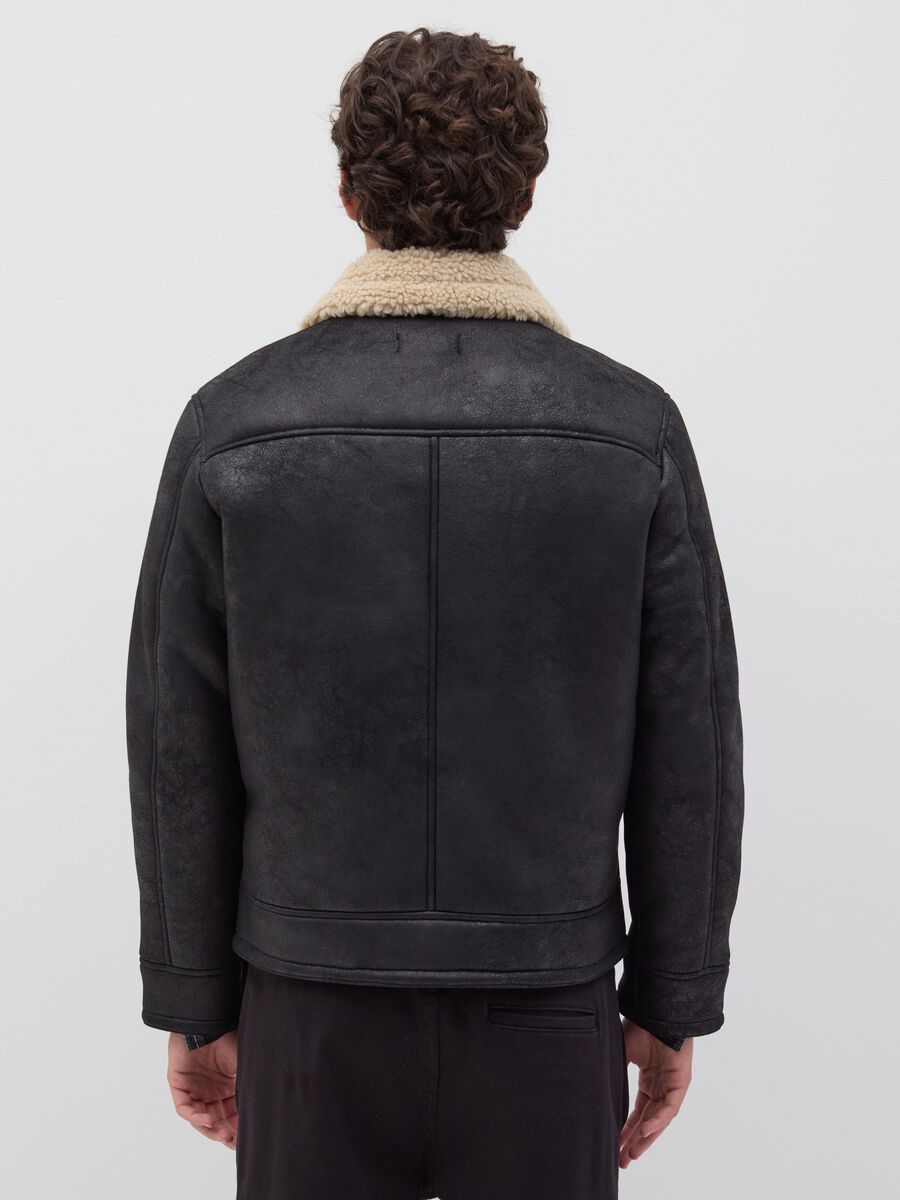 Shiny-effect sheepskin with sherpa collar_2