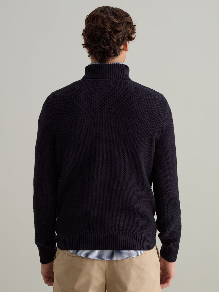 Knitted pullover with high neck_3