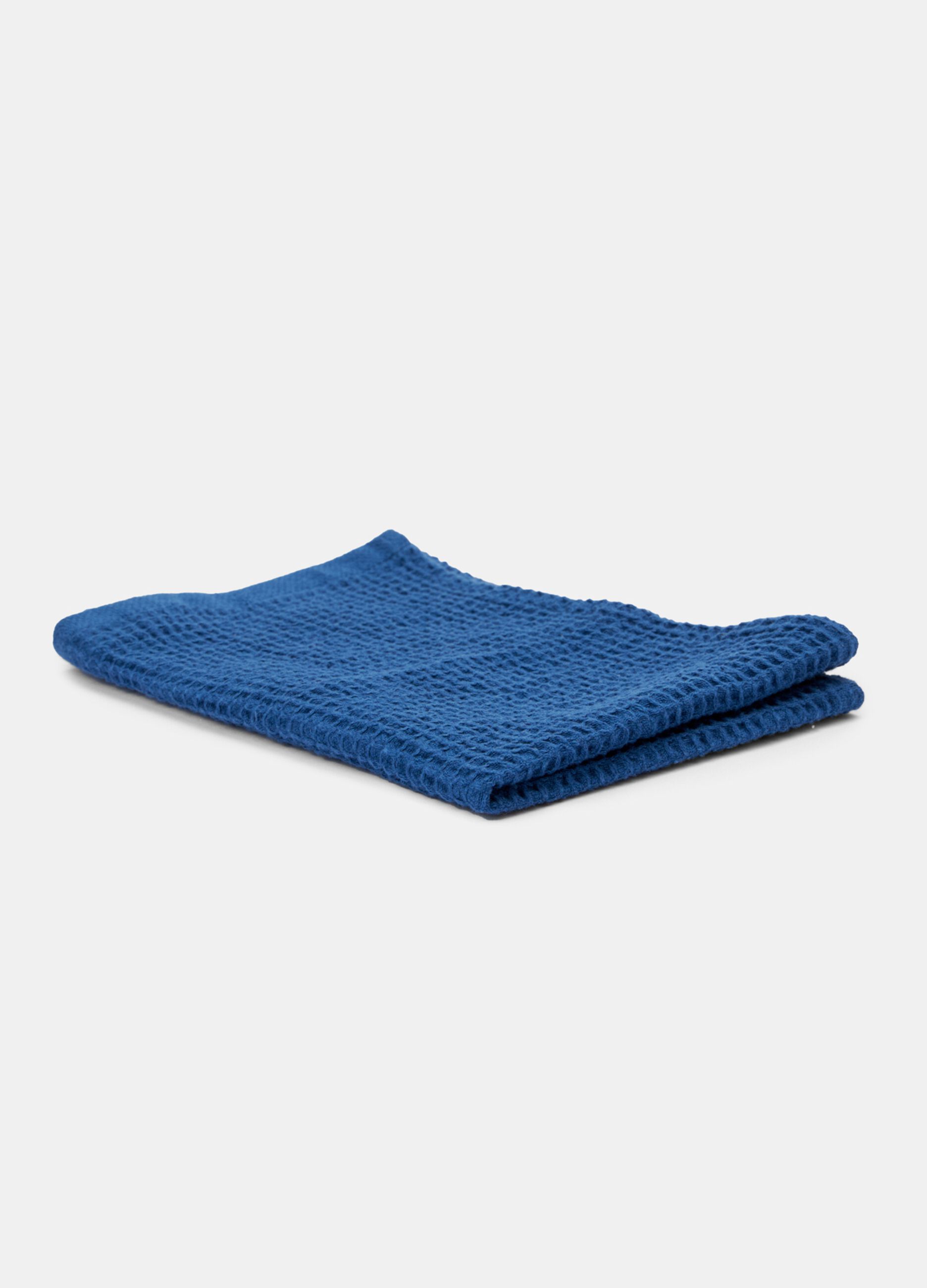 Waffle guest towel in viscose blend cotton