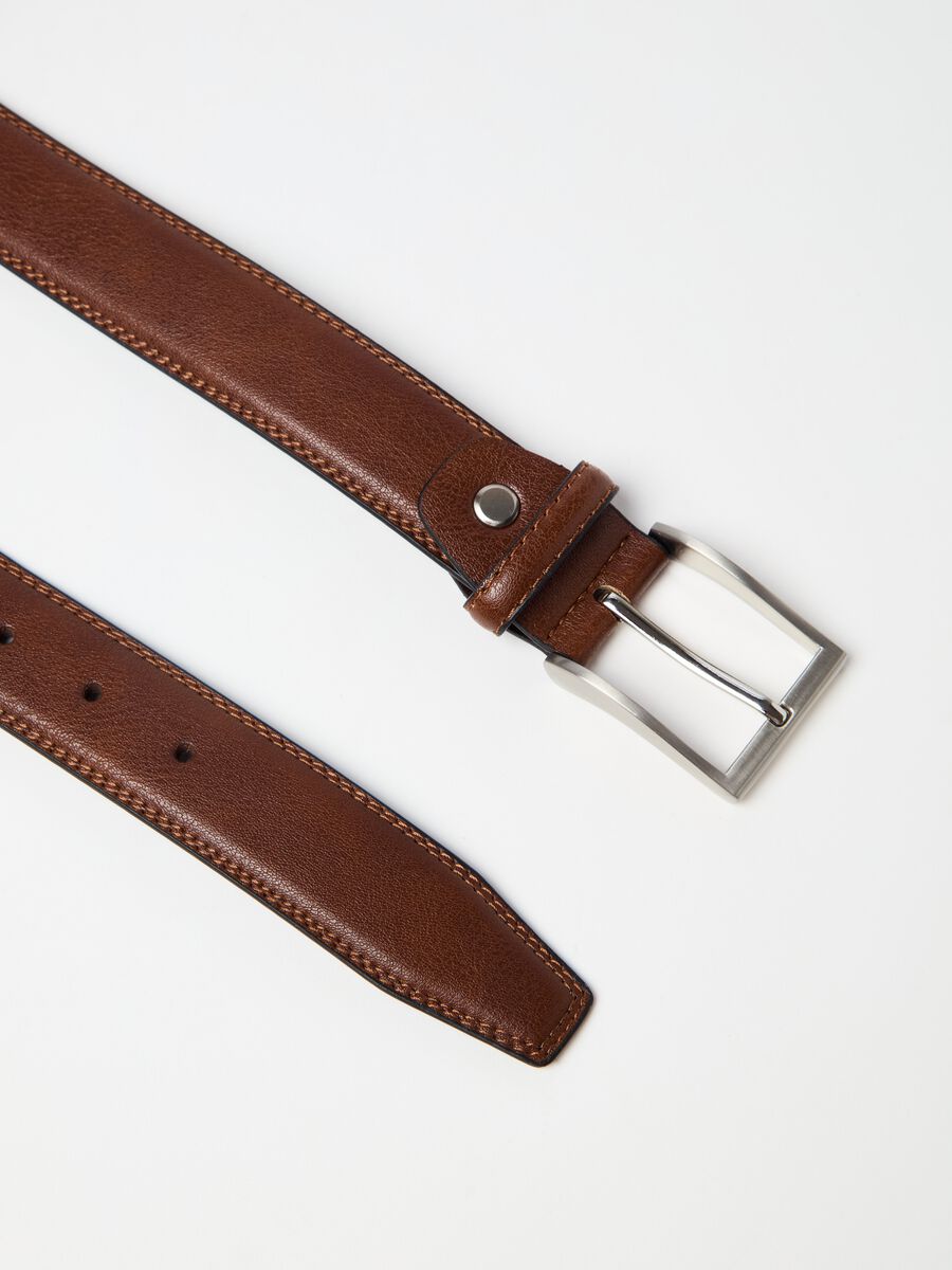 Belt with contrasting stitching_2
