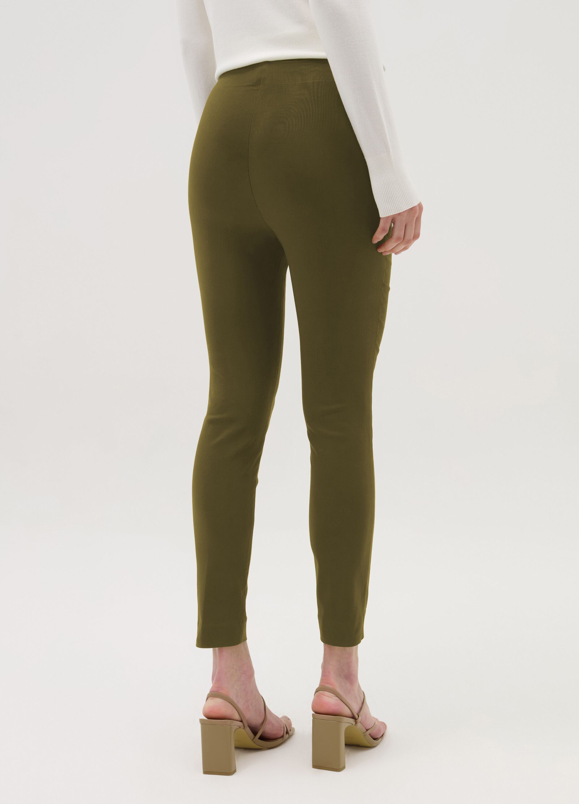 Leggings with raised stitching