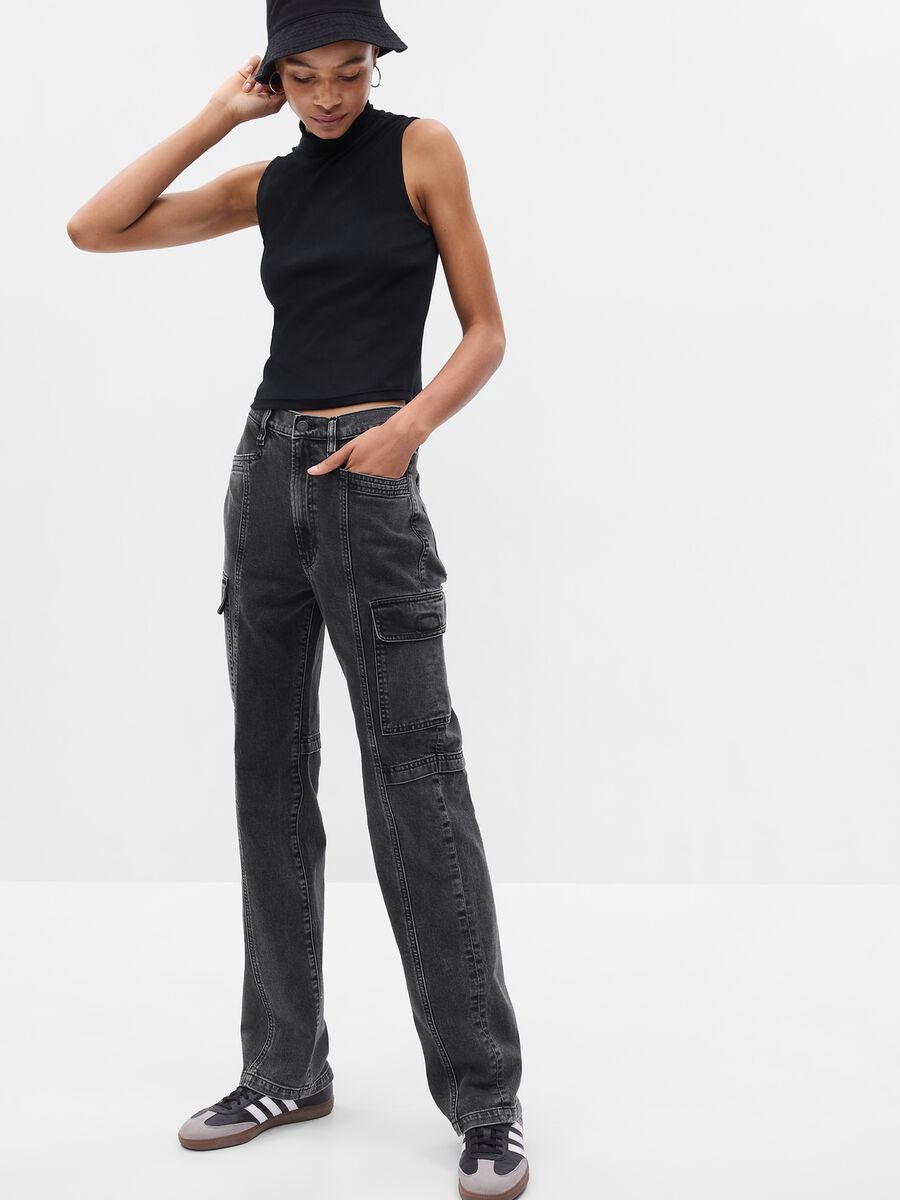 Loose-fit cargo jeans with high waist_0