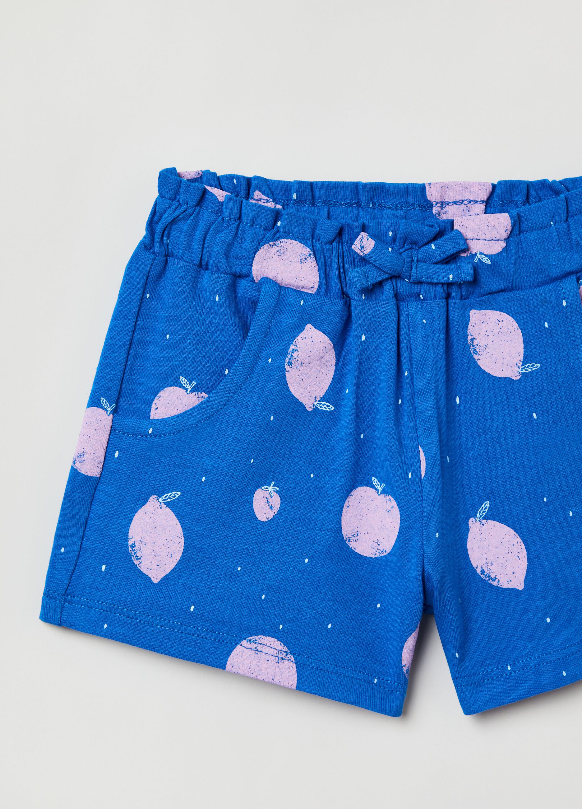 Jersey shorts with fruit print