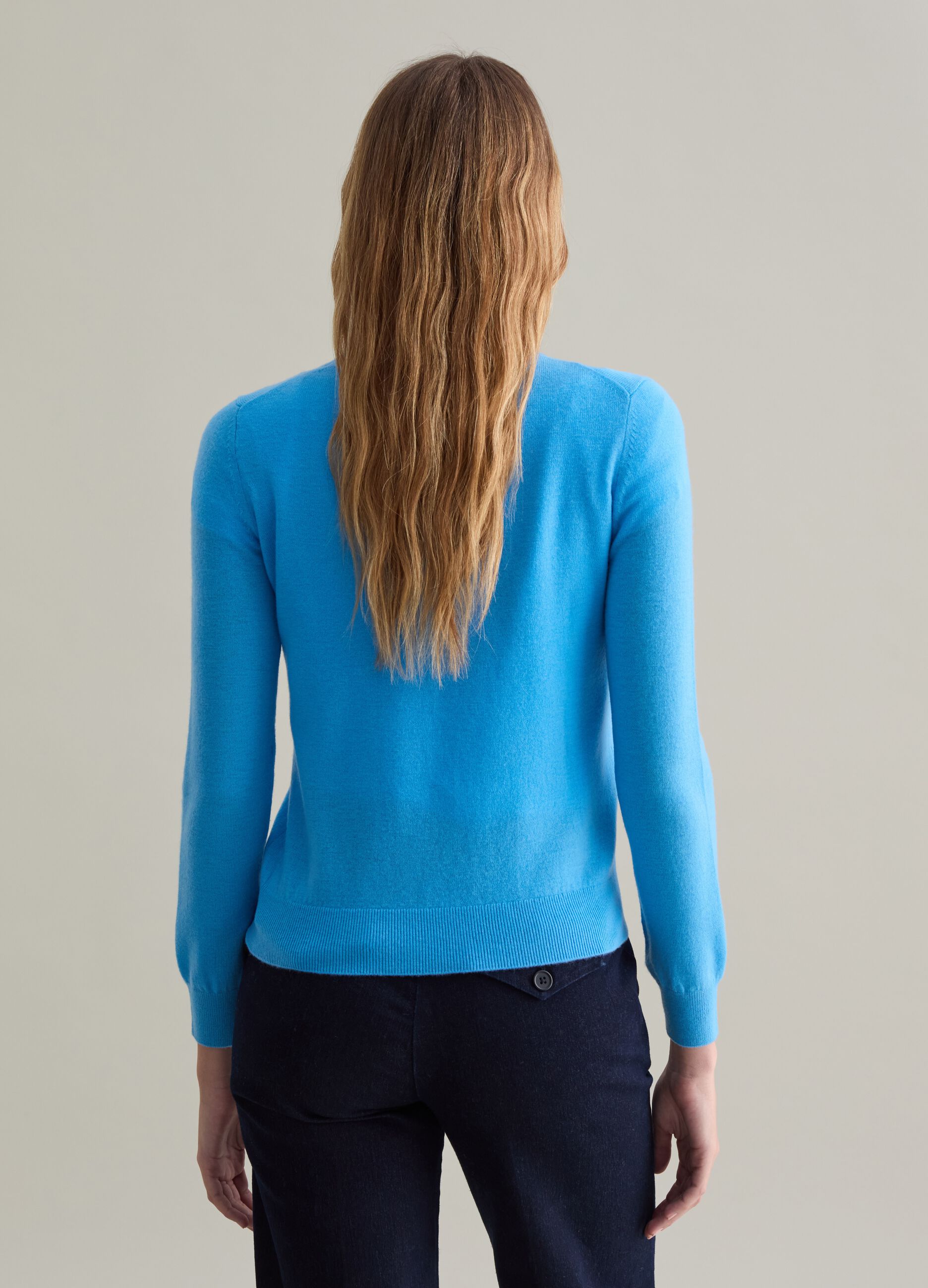 Wool pullover with round neck