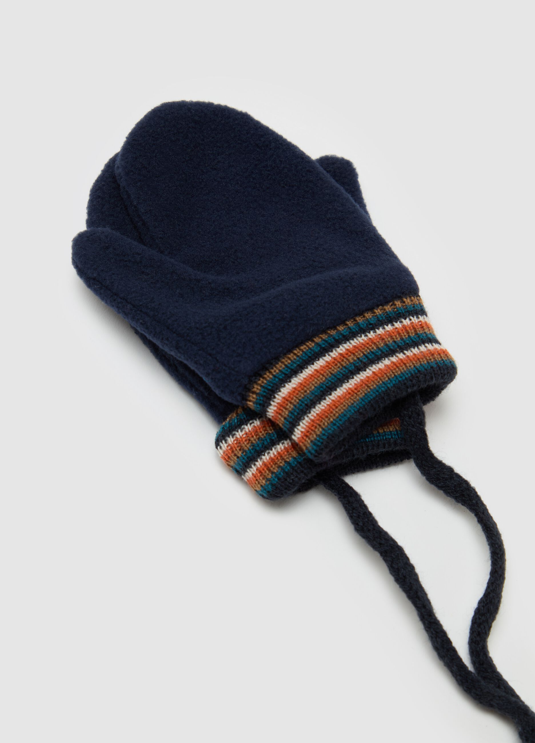 Fleece mittens with cord