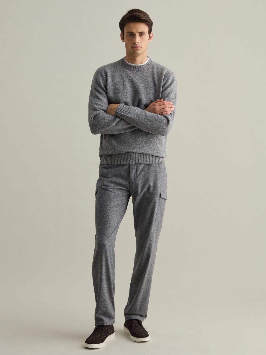 Contemporary pullover with round neck_1