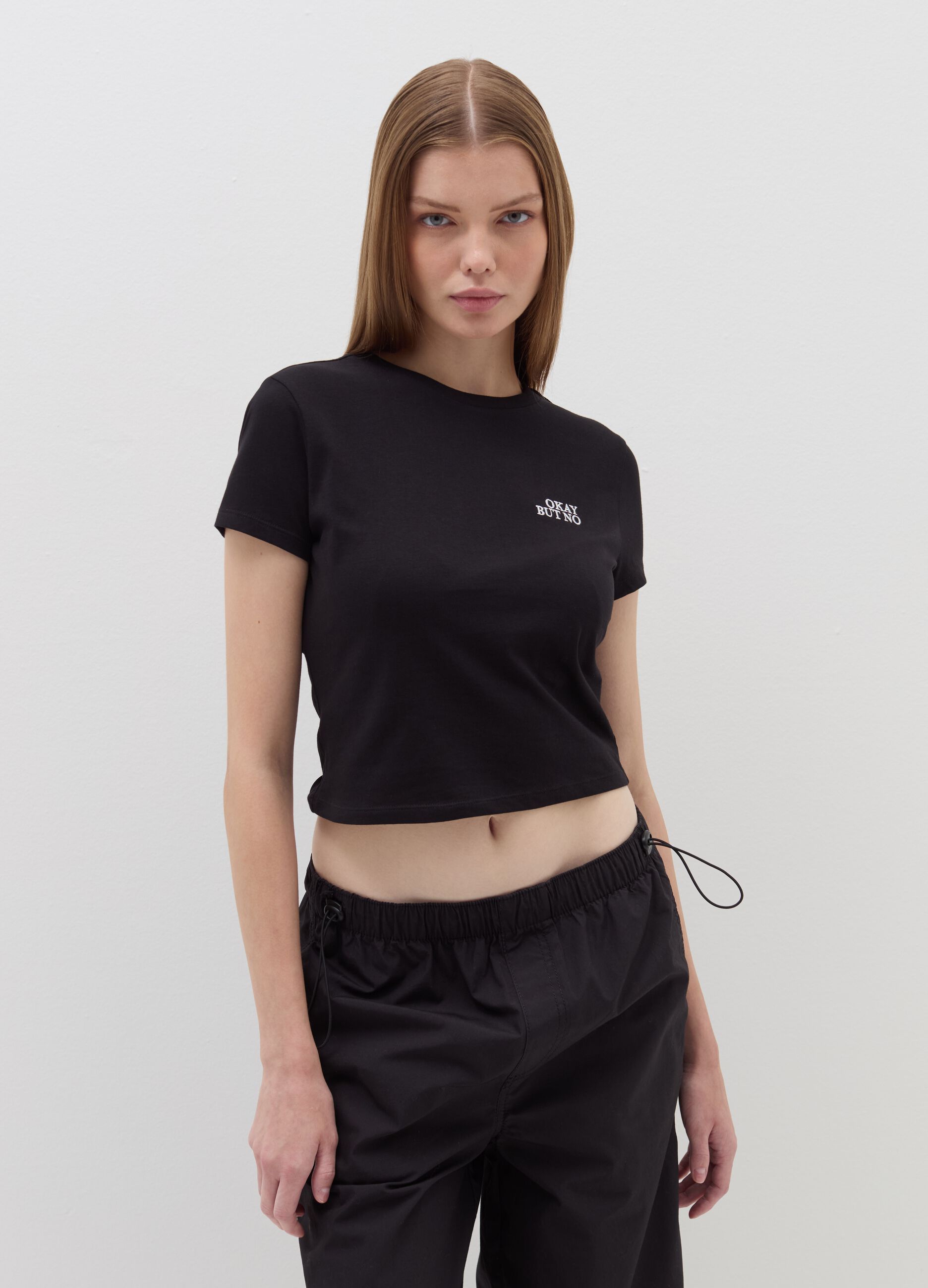 Crop T-shirt with lettering embroidery