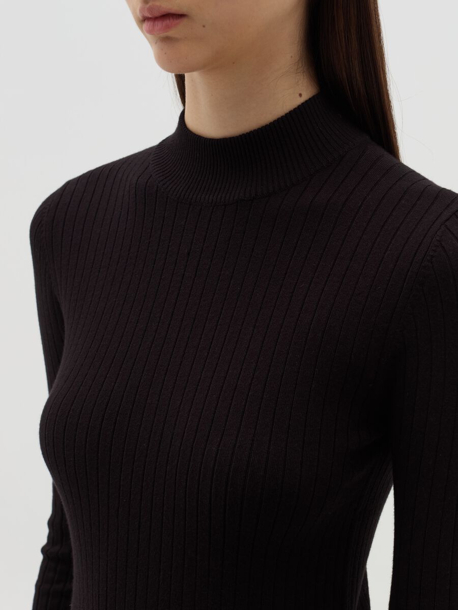 Flat ribbed top with mock neck_3