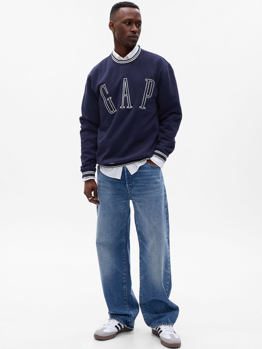 Sweatshirt with round neck and logo embroidery_0